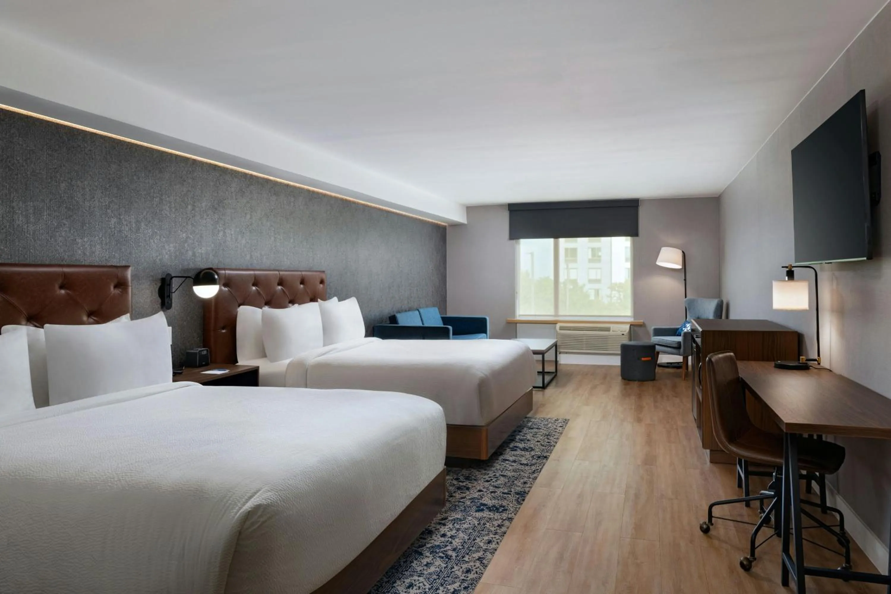 Photo of the whole room, Bed in Four Points by Sheraton Austin Airport