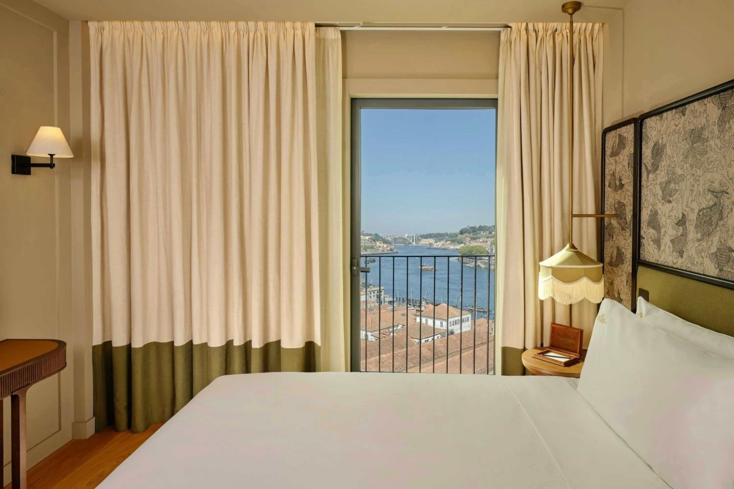 Photo of the whole room, Bed in Origine Porto Gaia, a Tribute Portfolio Hotel