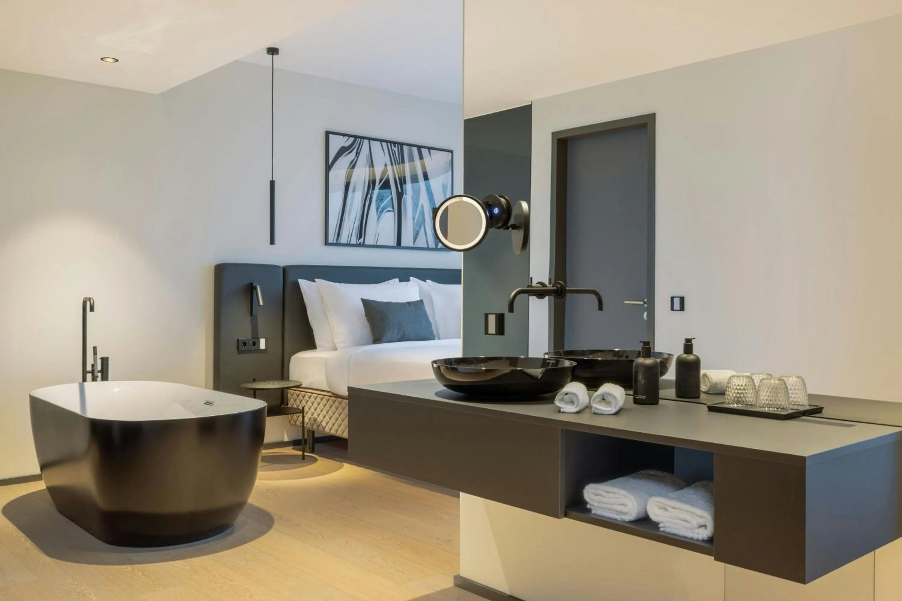 Bathroom, Bed in DAS AFFALTERBACH, Stuttgart, Autograph Collection