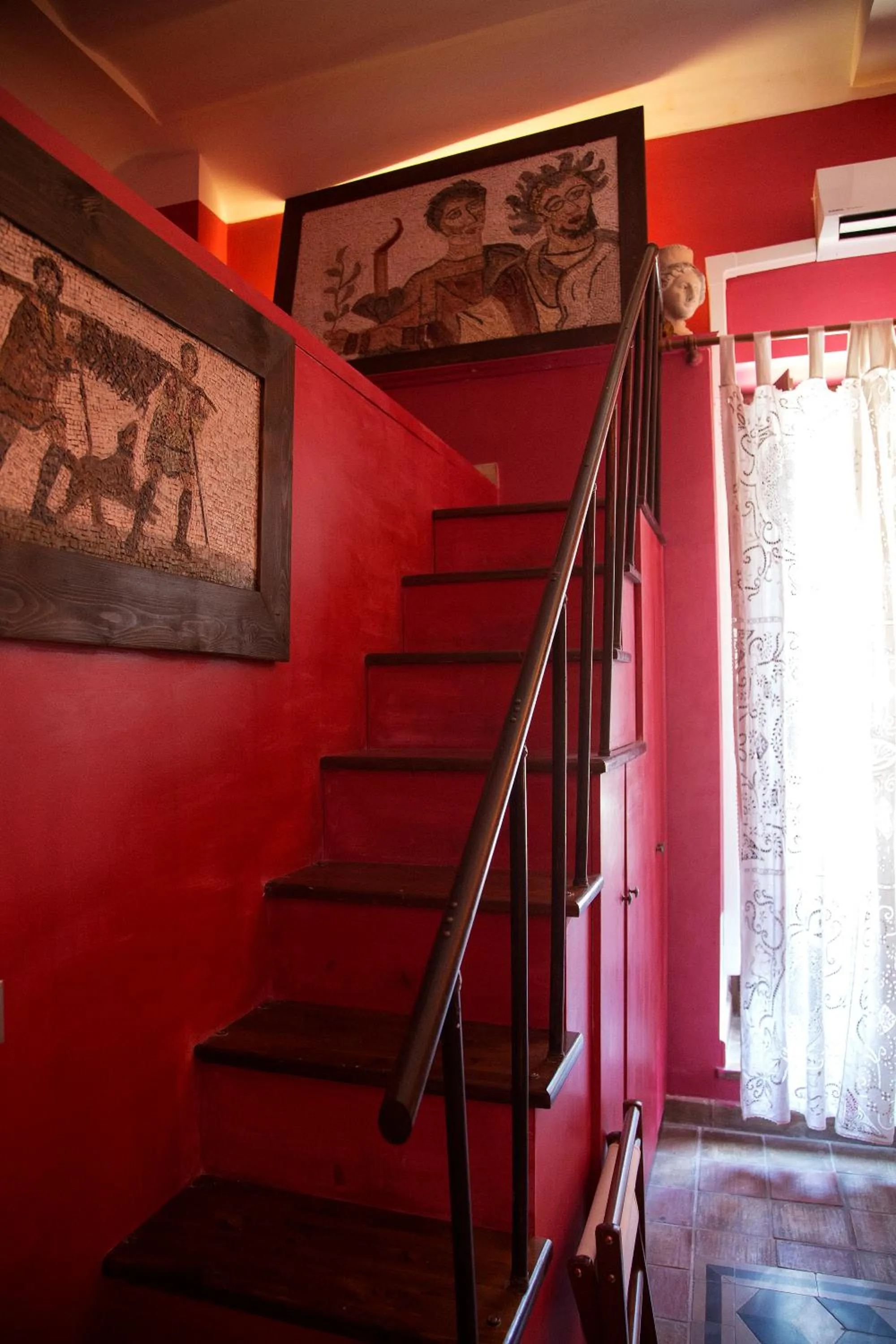 Photo of the whole room in Suite D'Autore Art Design Gallery