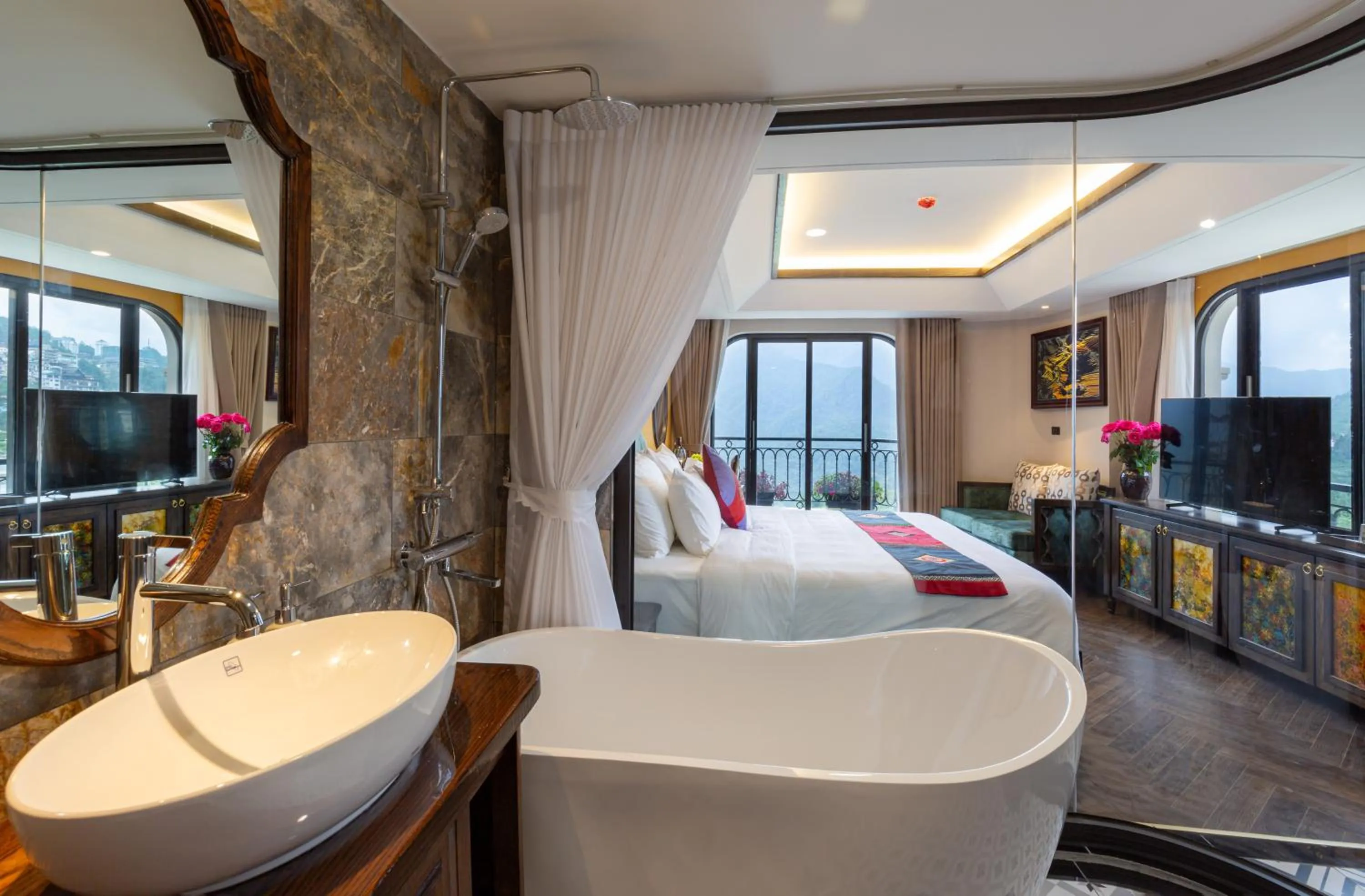 Bed in Fansipan View Hotel