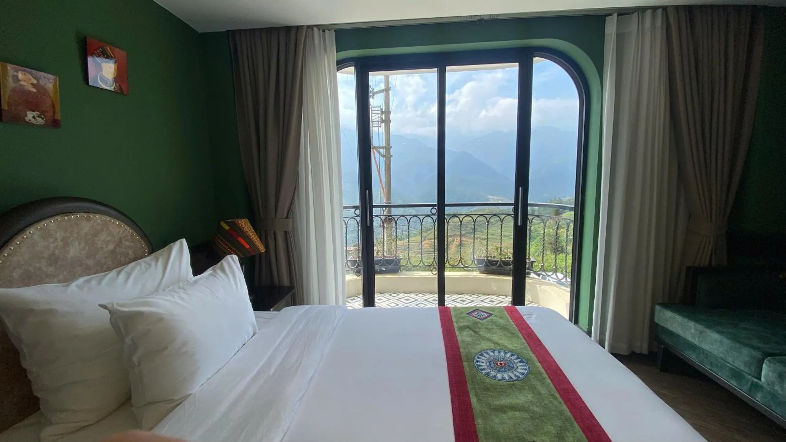 Bed in Fansipan View Hotel