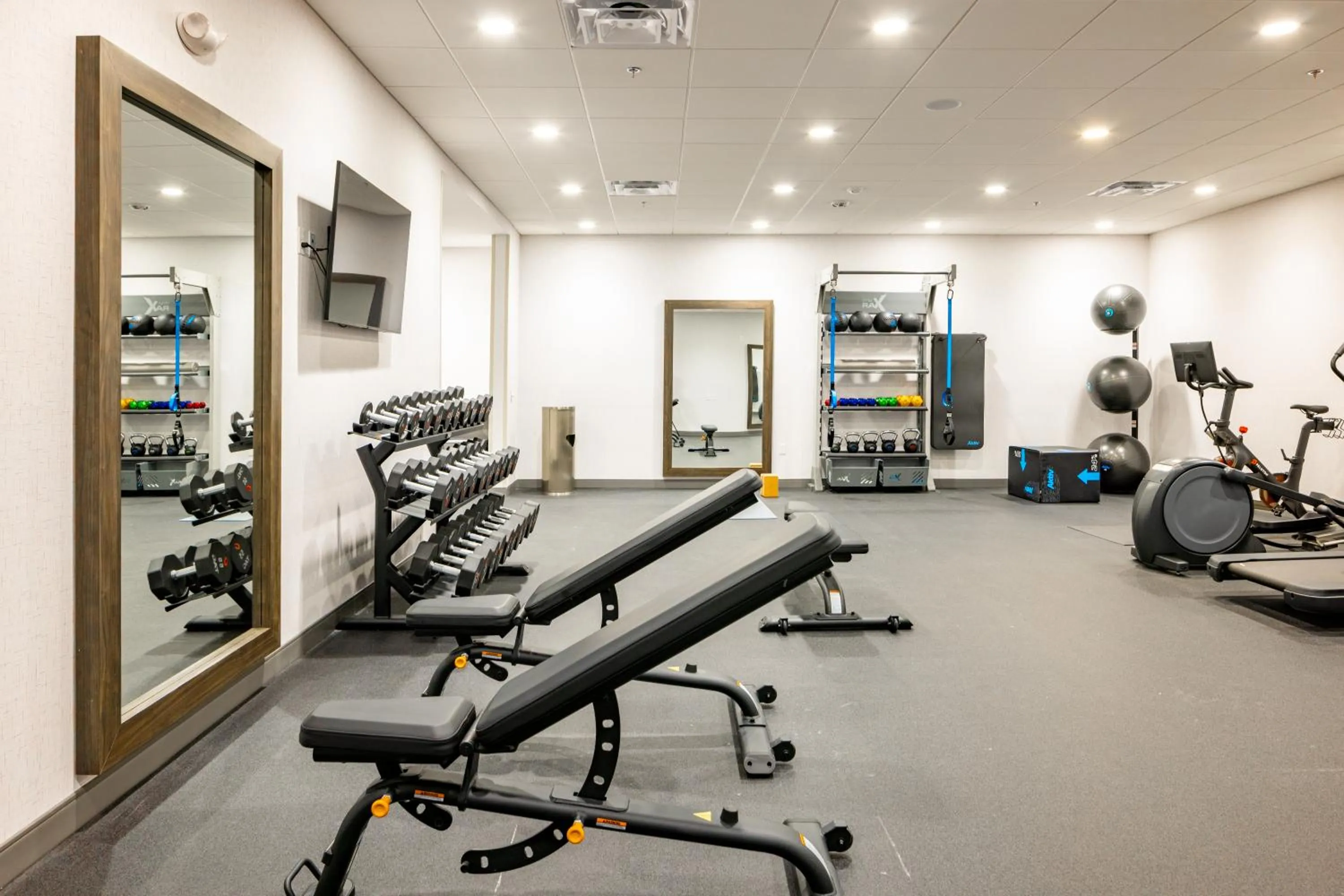 Fitness centre/facilities in Tru By Hilton Kalamazoo
