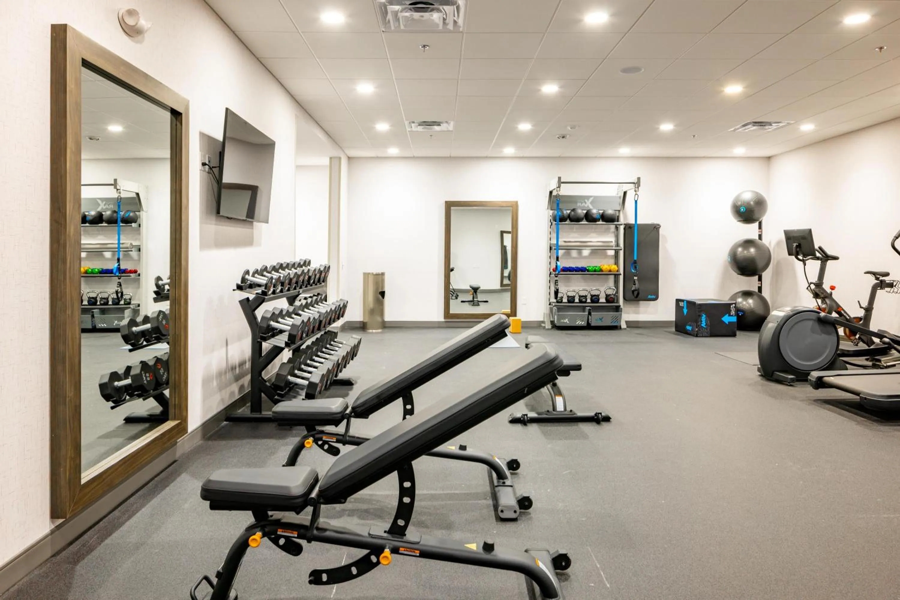 Fitness centre/facilities in Home2 Suites By Hilton Kalamazoo Southeast