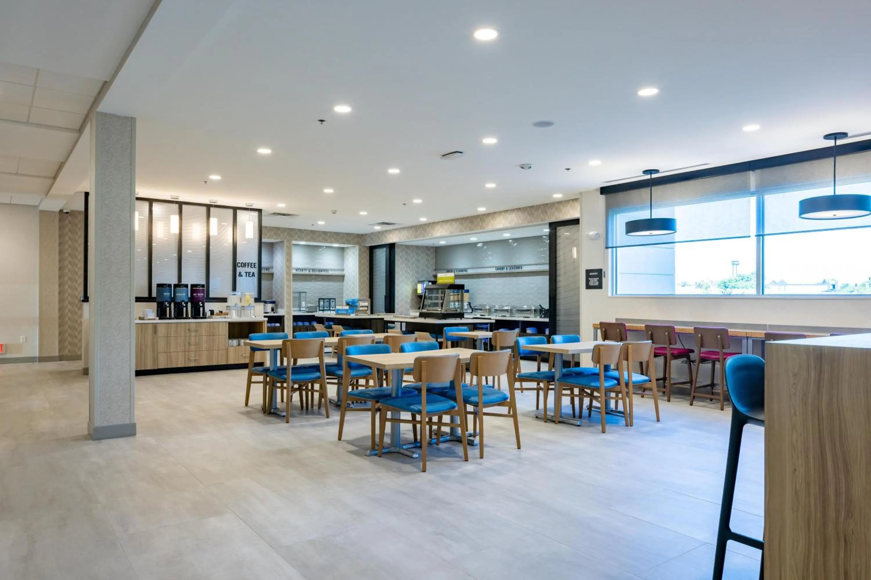 Breakfast in Home2 Suites By Hilton Kalamazoo Southeast