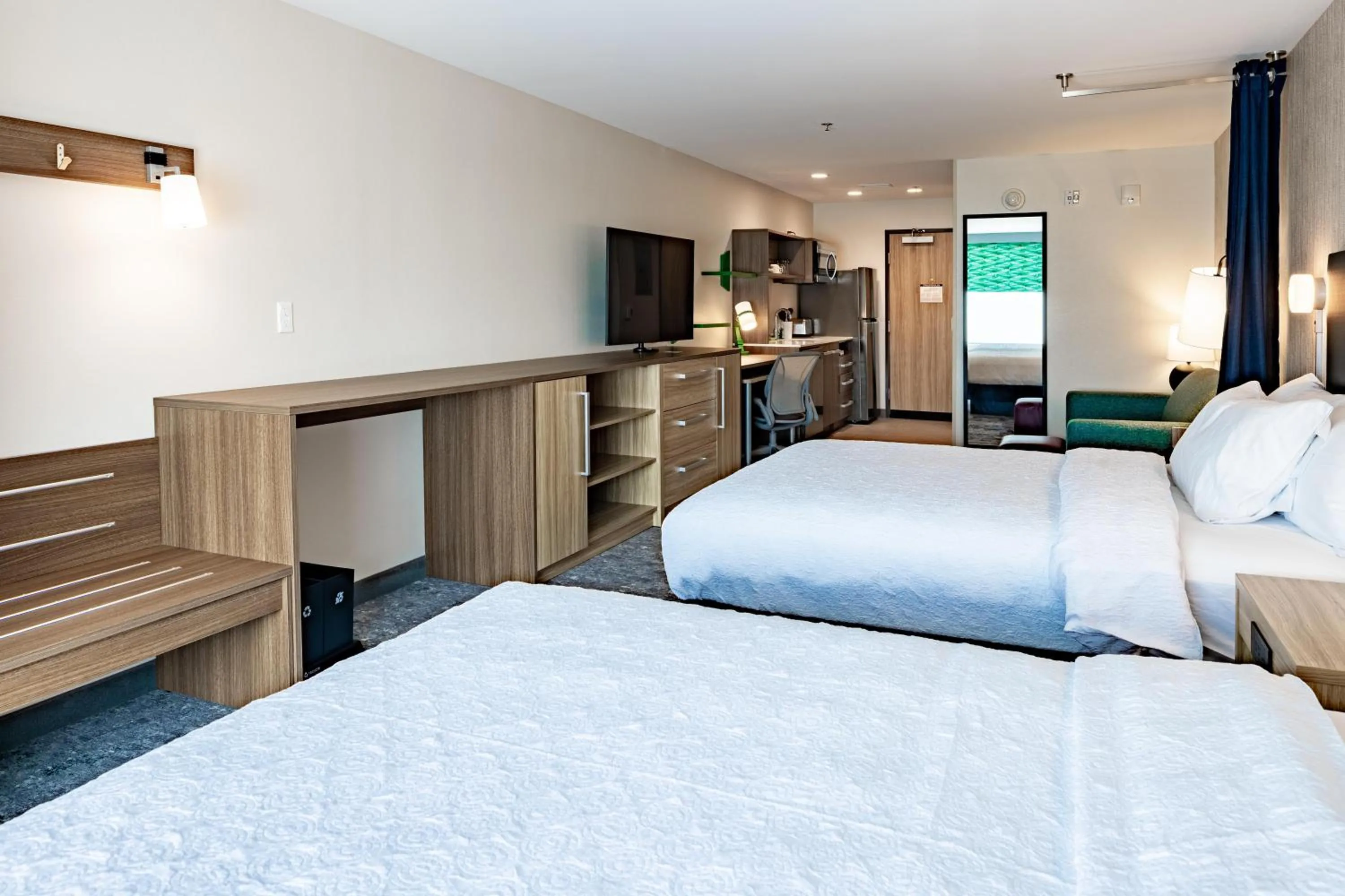 Bed in Home2 Suites By Hilton Kalamazoo Southeast