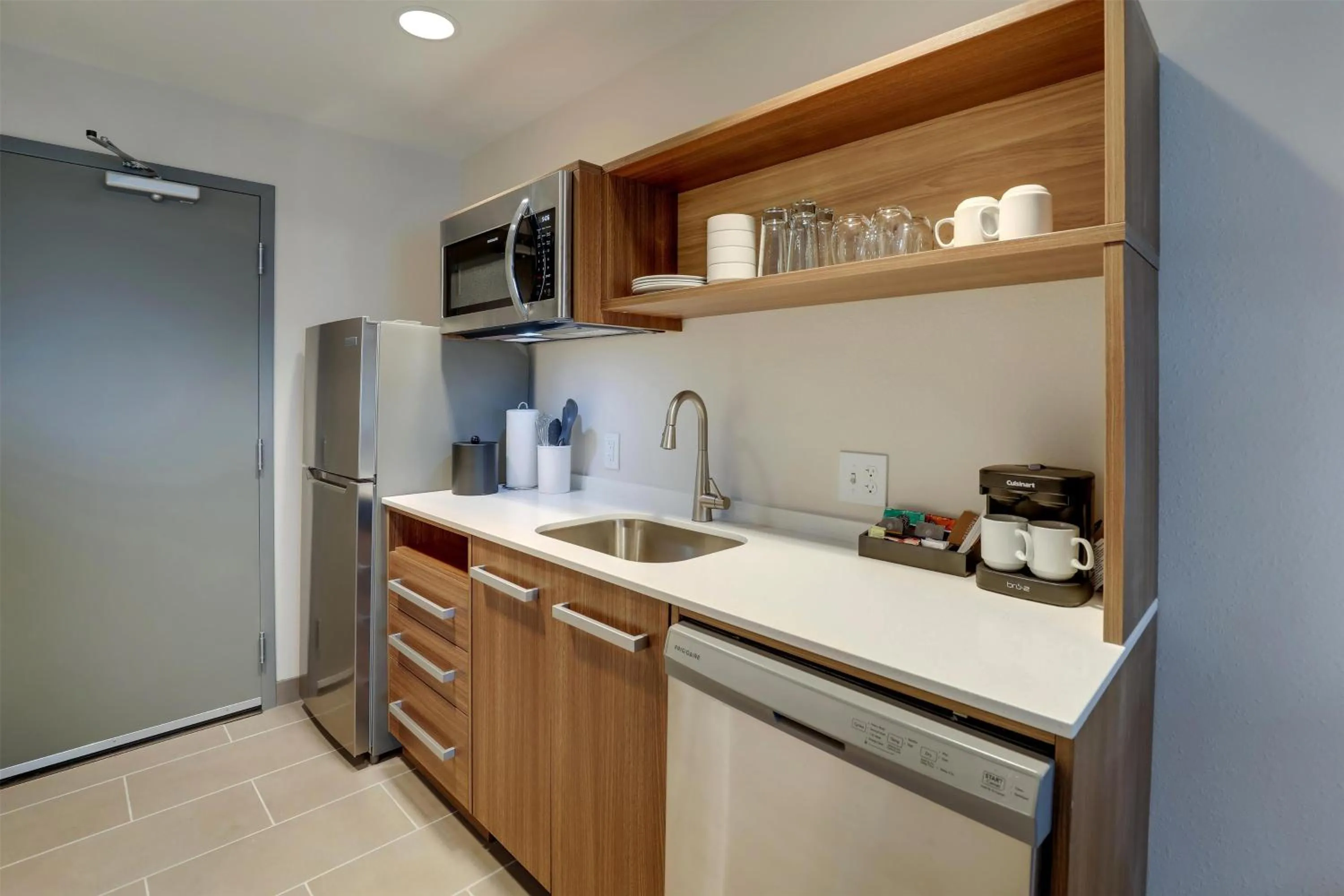 Kitchen or kitchenette in Home2 Suites By Hilton Conway, Sc