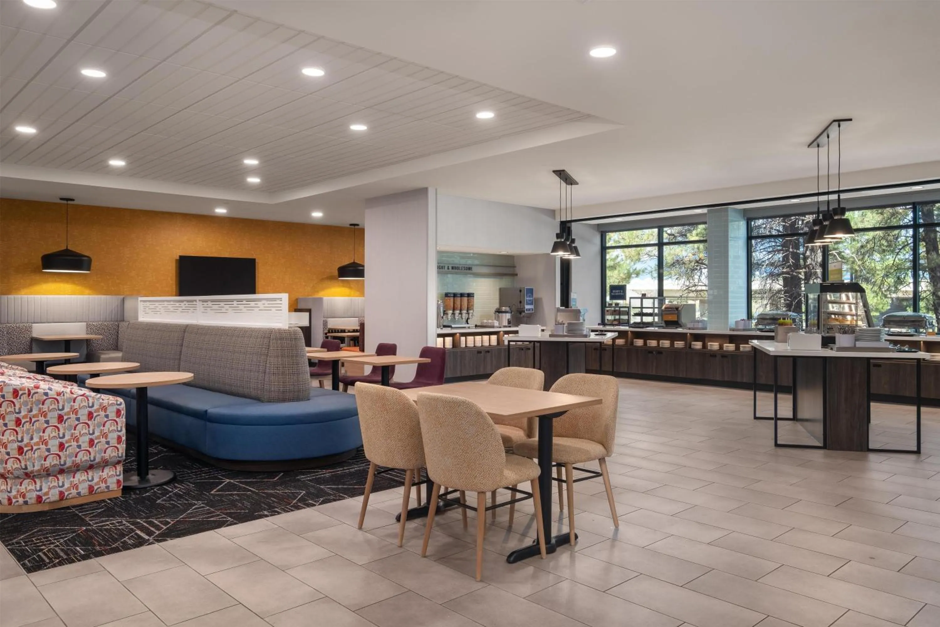 Breakfast in Home2 Suites By Hilton Flagstaff