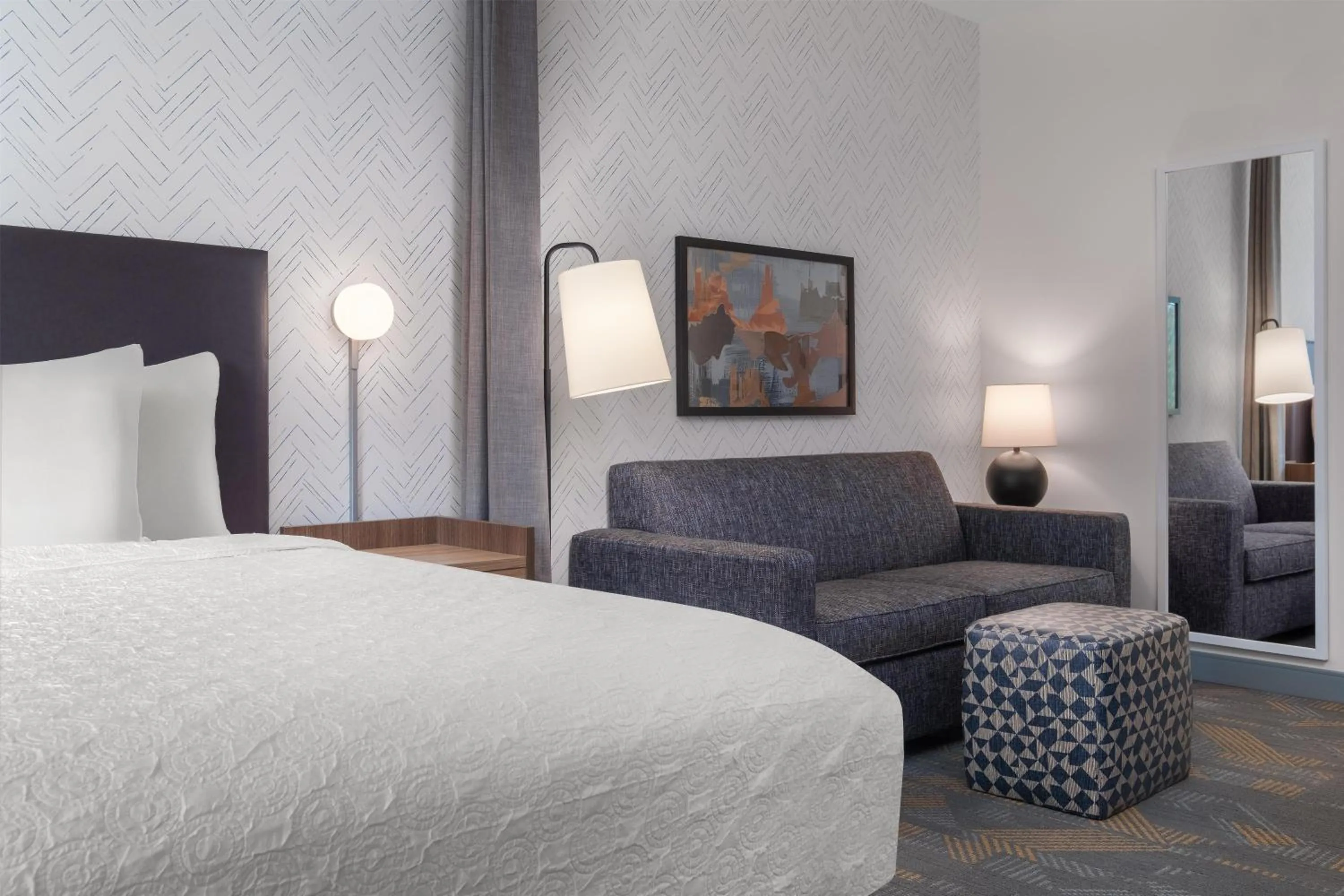 Bed in Home2 Suites By Hilton Flagstaff