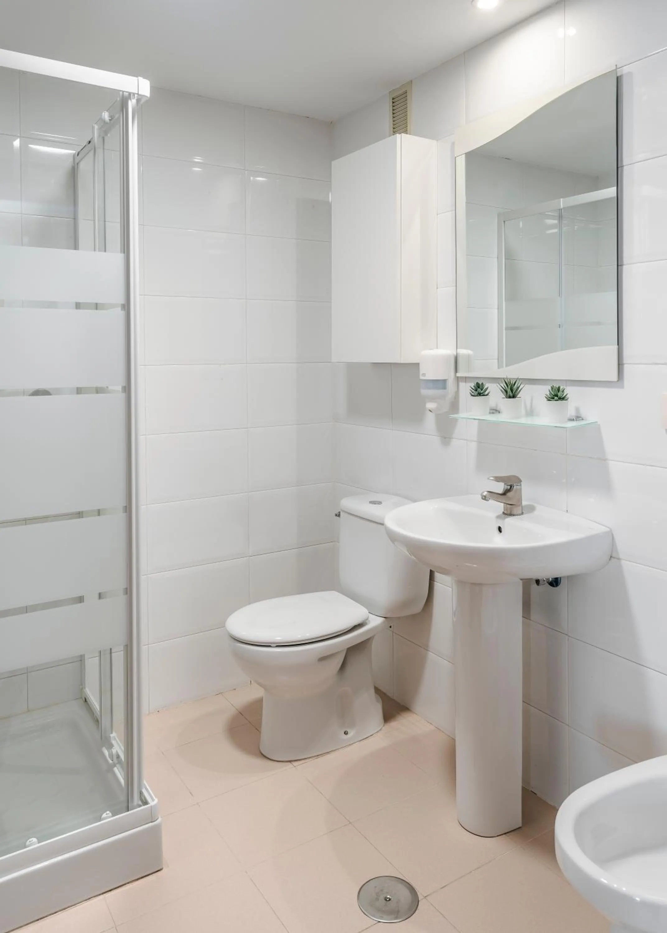 Bathroom in Apartamentos Alday