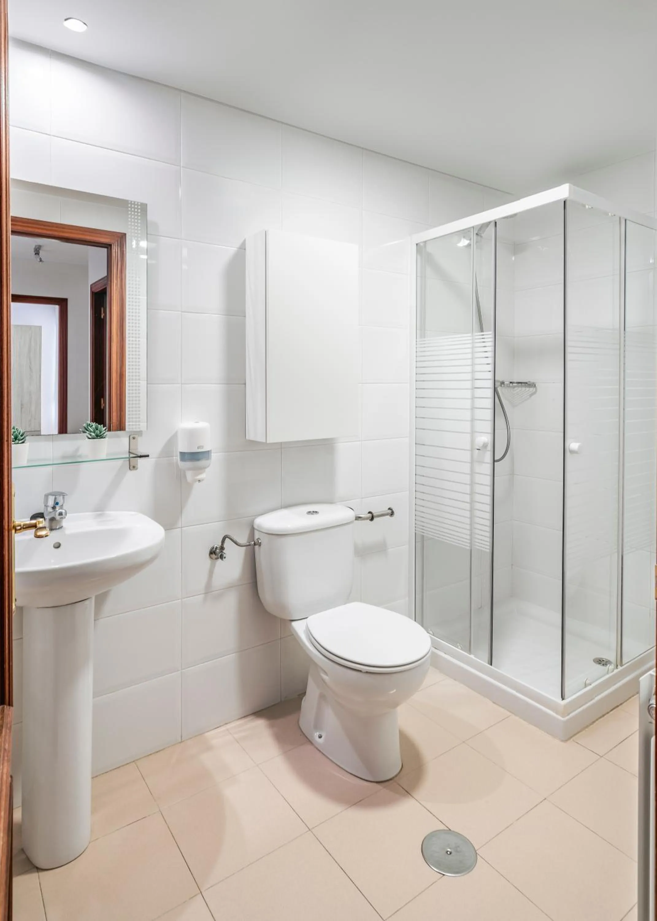 Bathroom in Apartamentos Alday