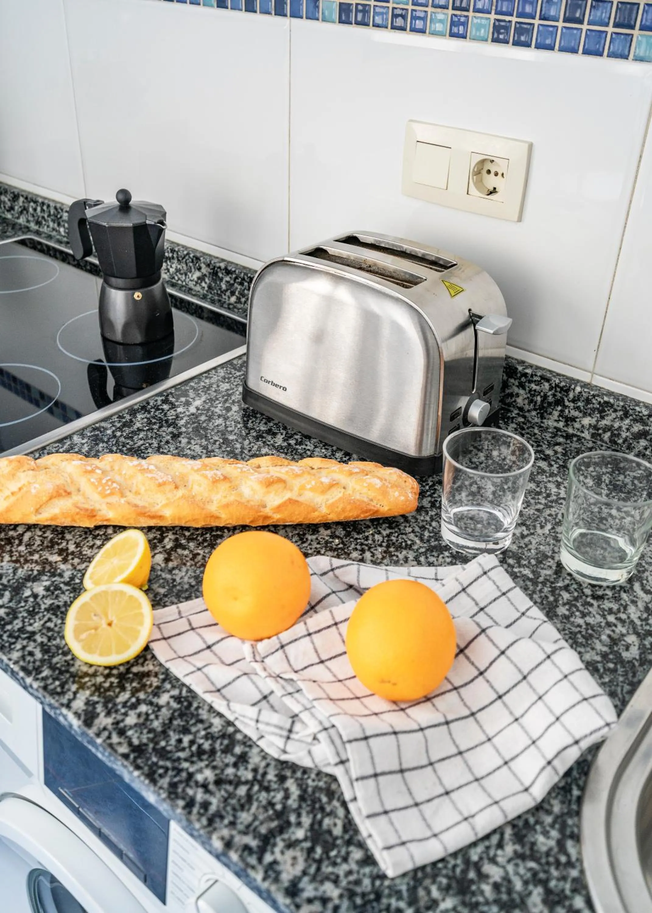 Kitchen or kitchenette in Apartamentos Alday