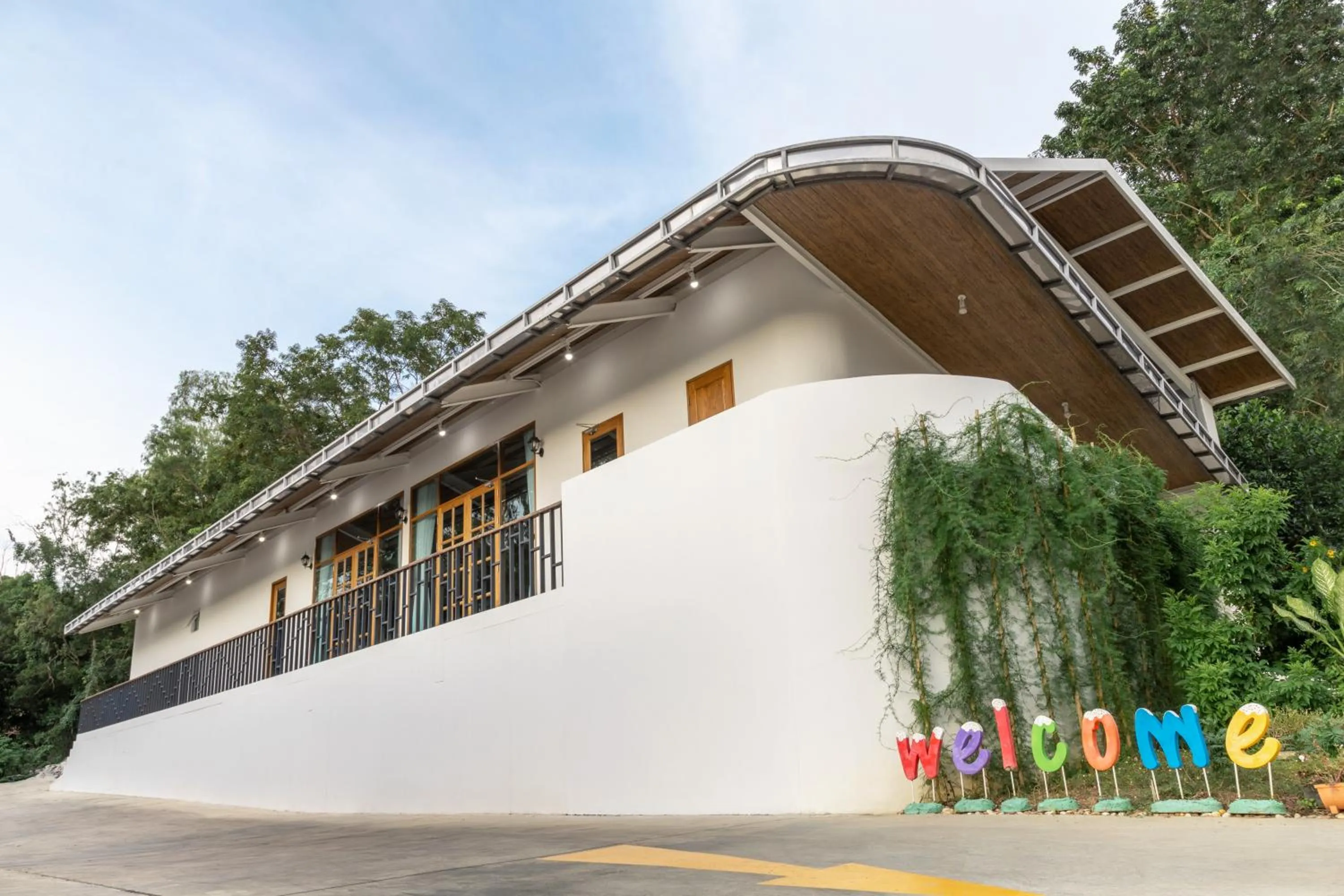 Property building in Grand Sattahip Hotel by BSH