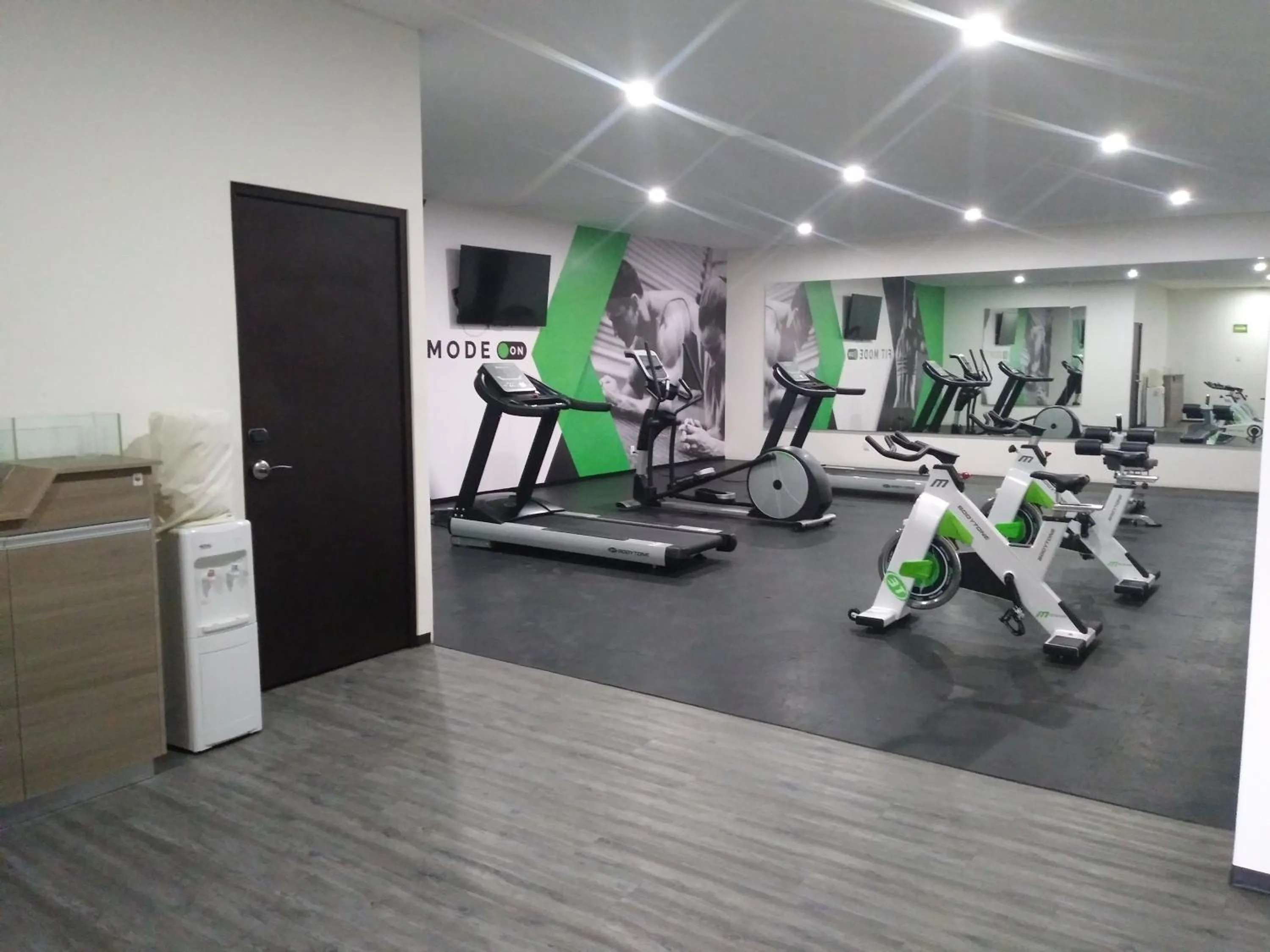 Fitness centre/facilities in Hotel Glow Point - Mulza
