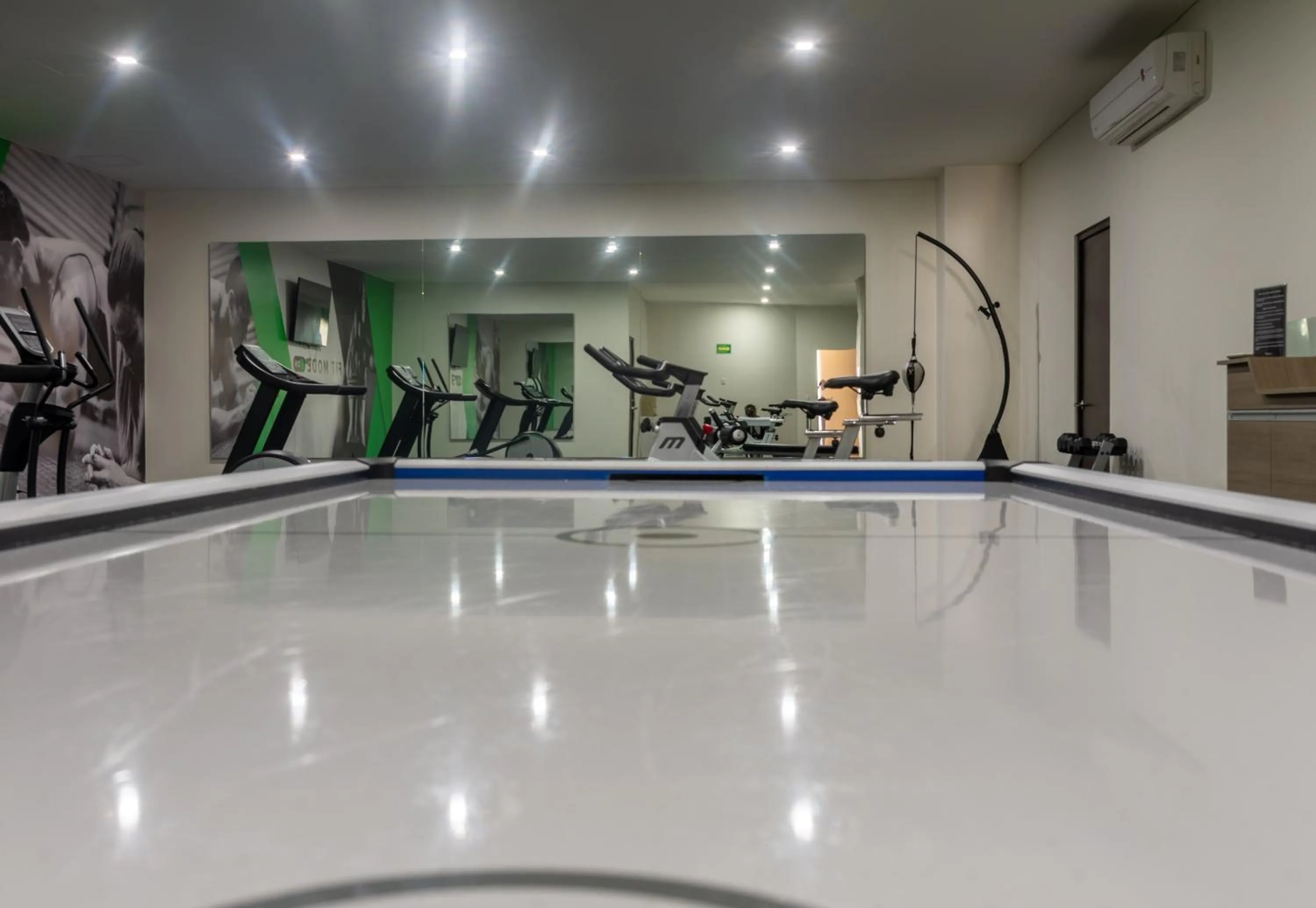 Entertainment in Hotel Glow Point - Mulza