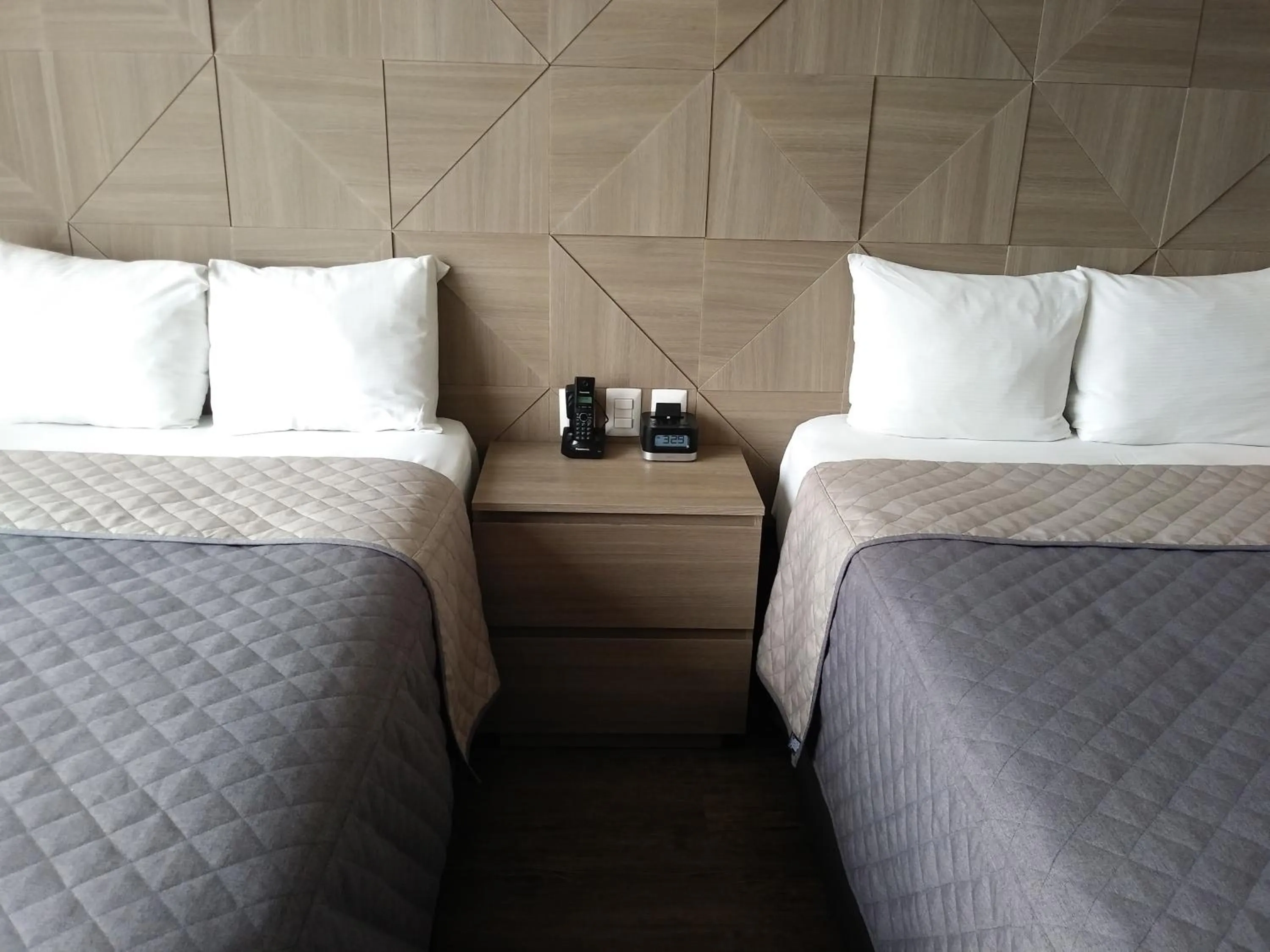 Bedroom, Bed in Hotel Glow Point - Mulza