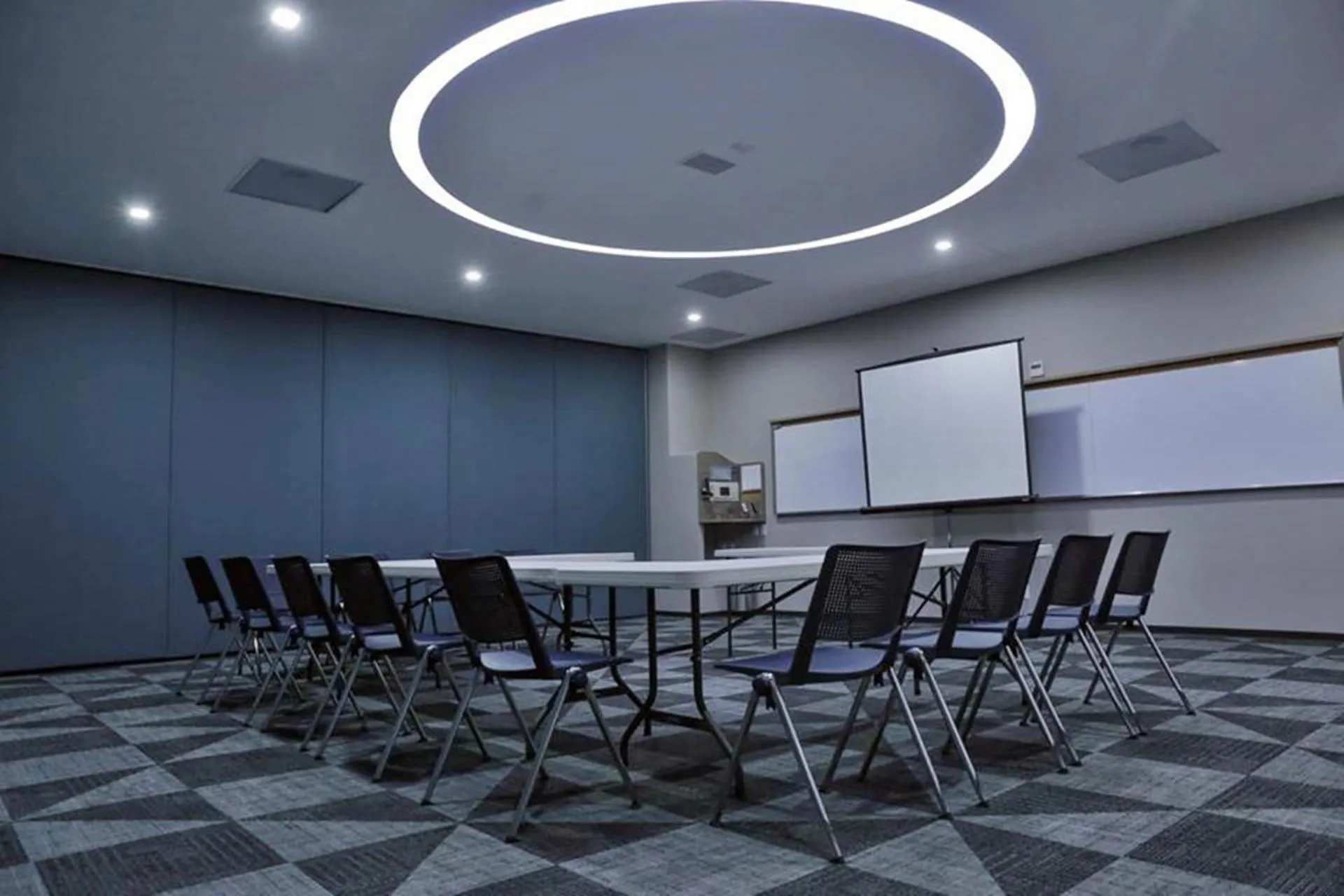 Meeting/conference room in Hotel Glow Point - Mulza