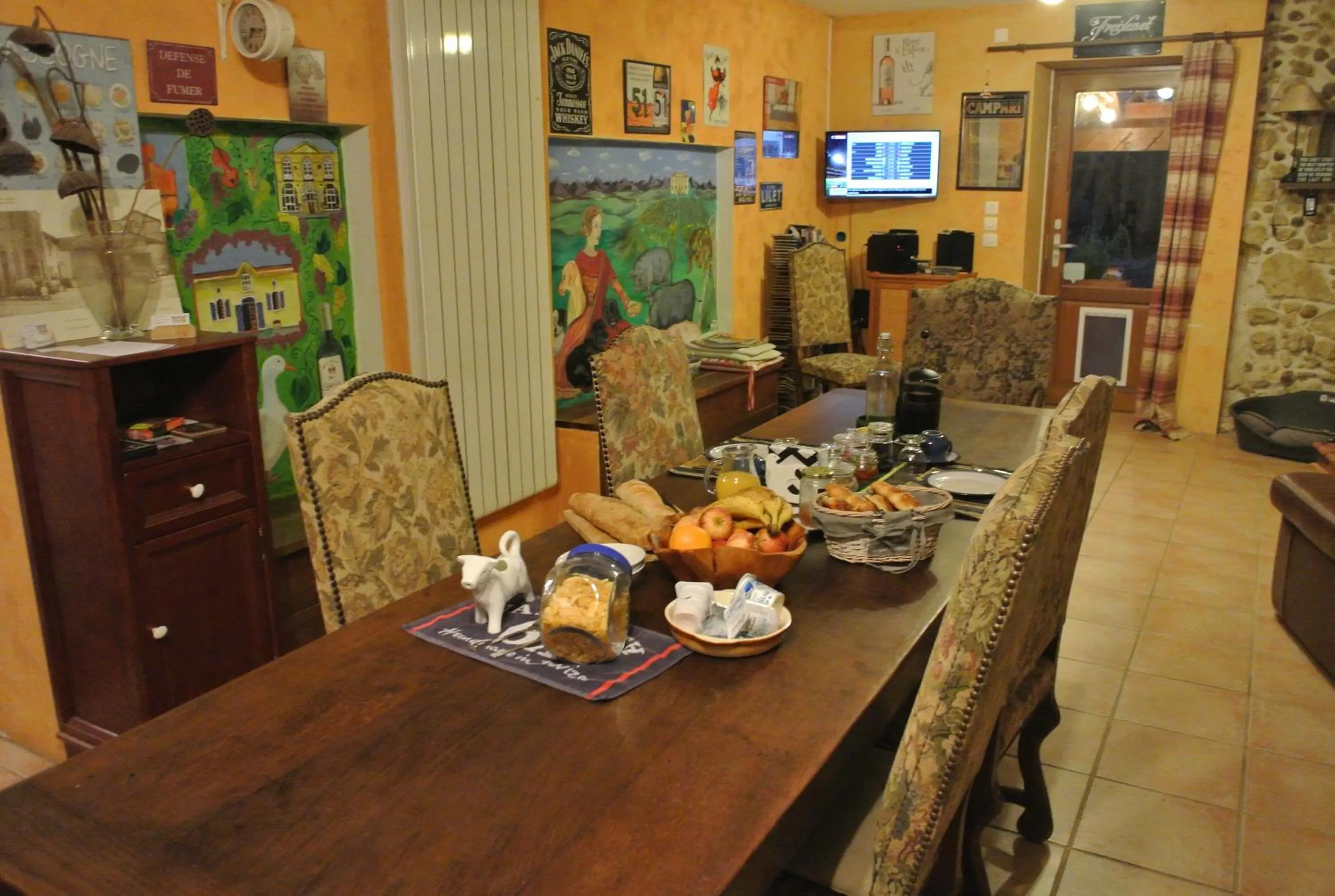 Continental breakfast in Viella Vacances