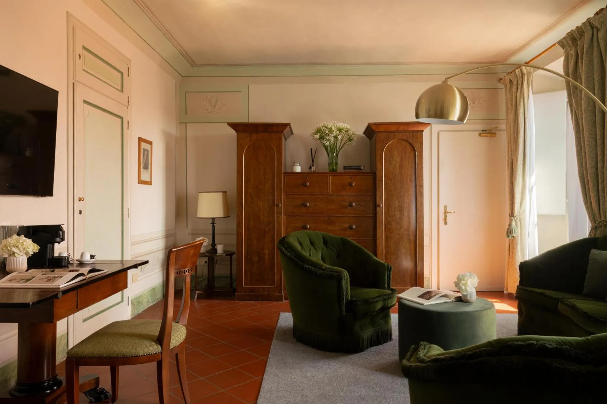 TV and multimedia in Loggiato Dei Serviti