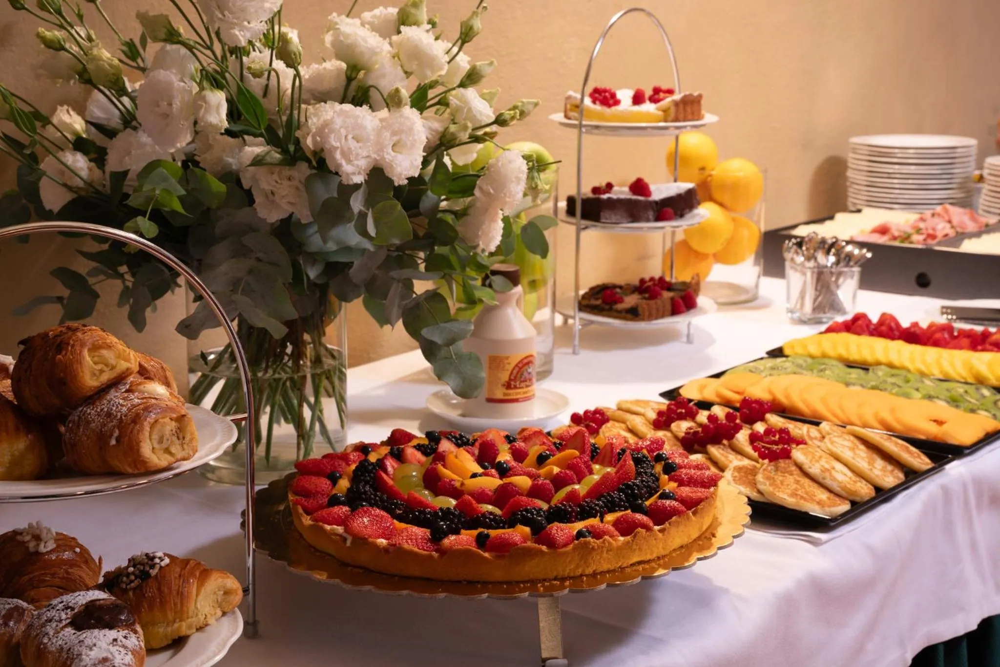 Food and drinks in Loggiato Dei Serviti