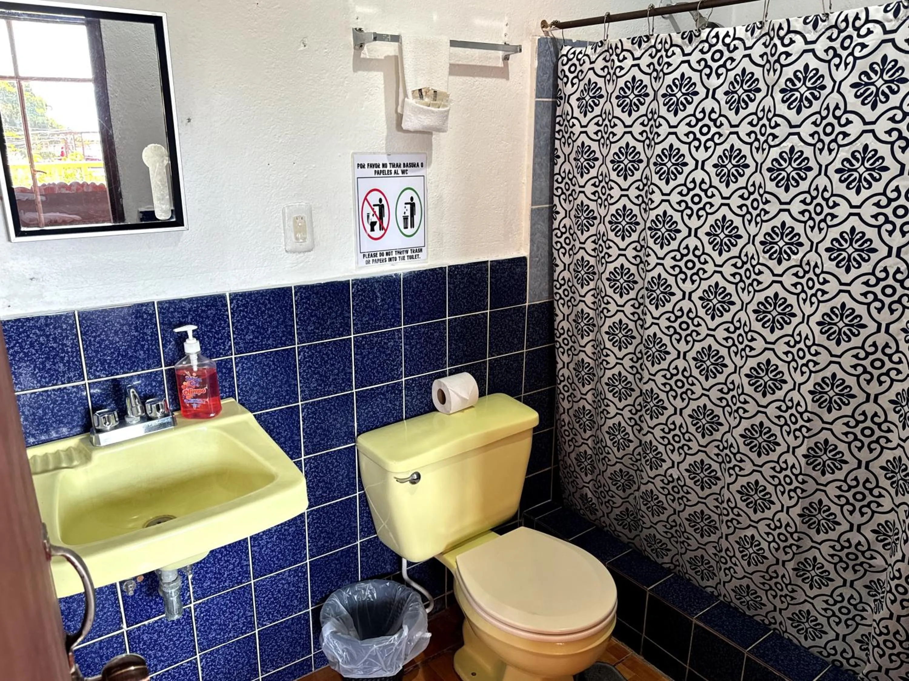 Toilet in Hotel Hanna Resort