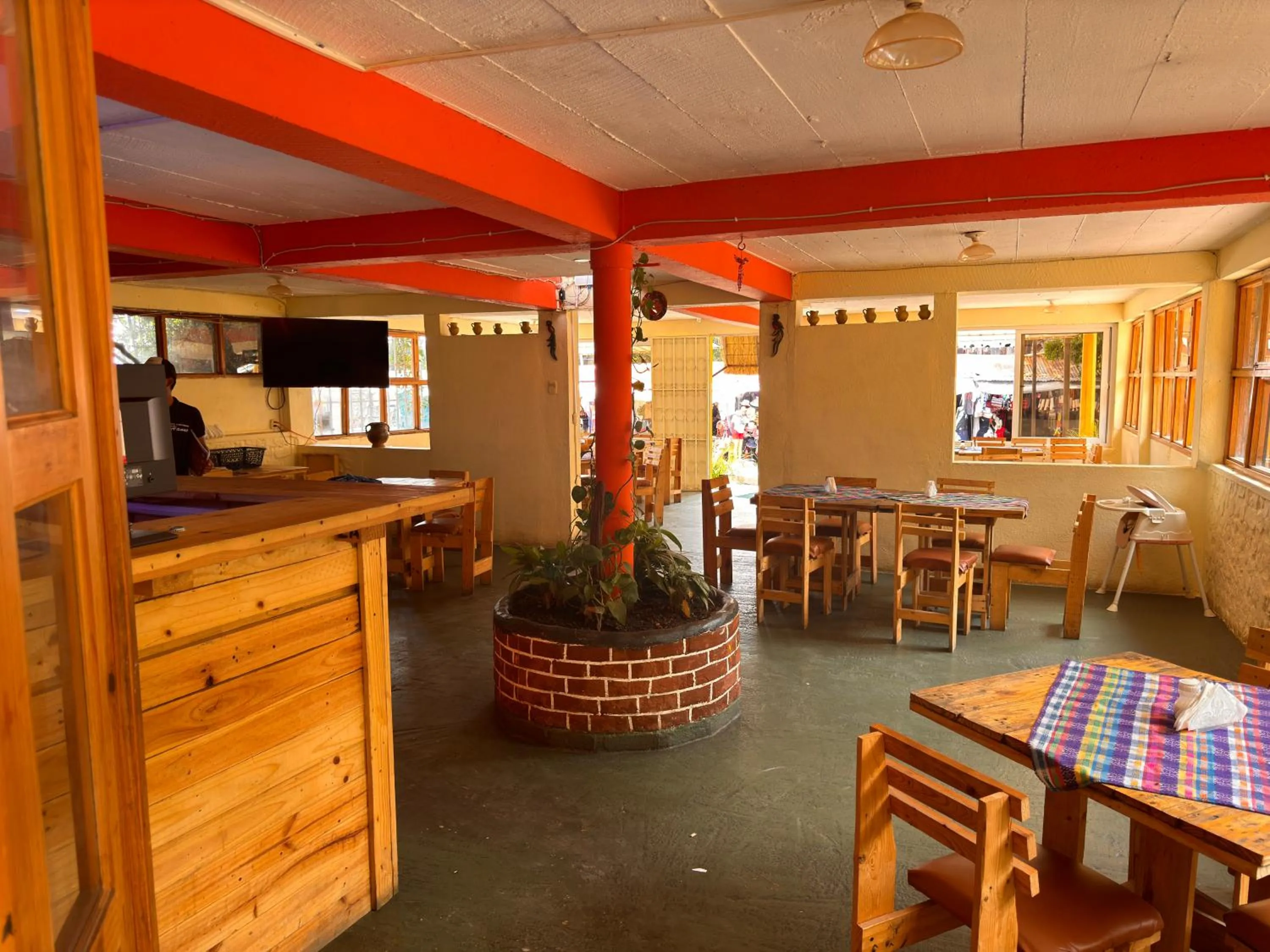 Restaurant/places to eat in Hotel Hanna Resort