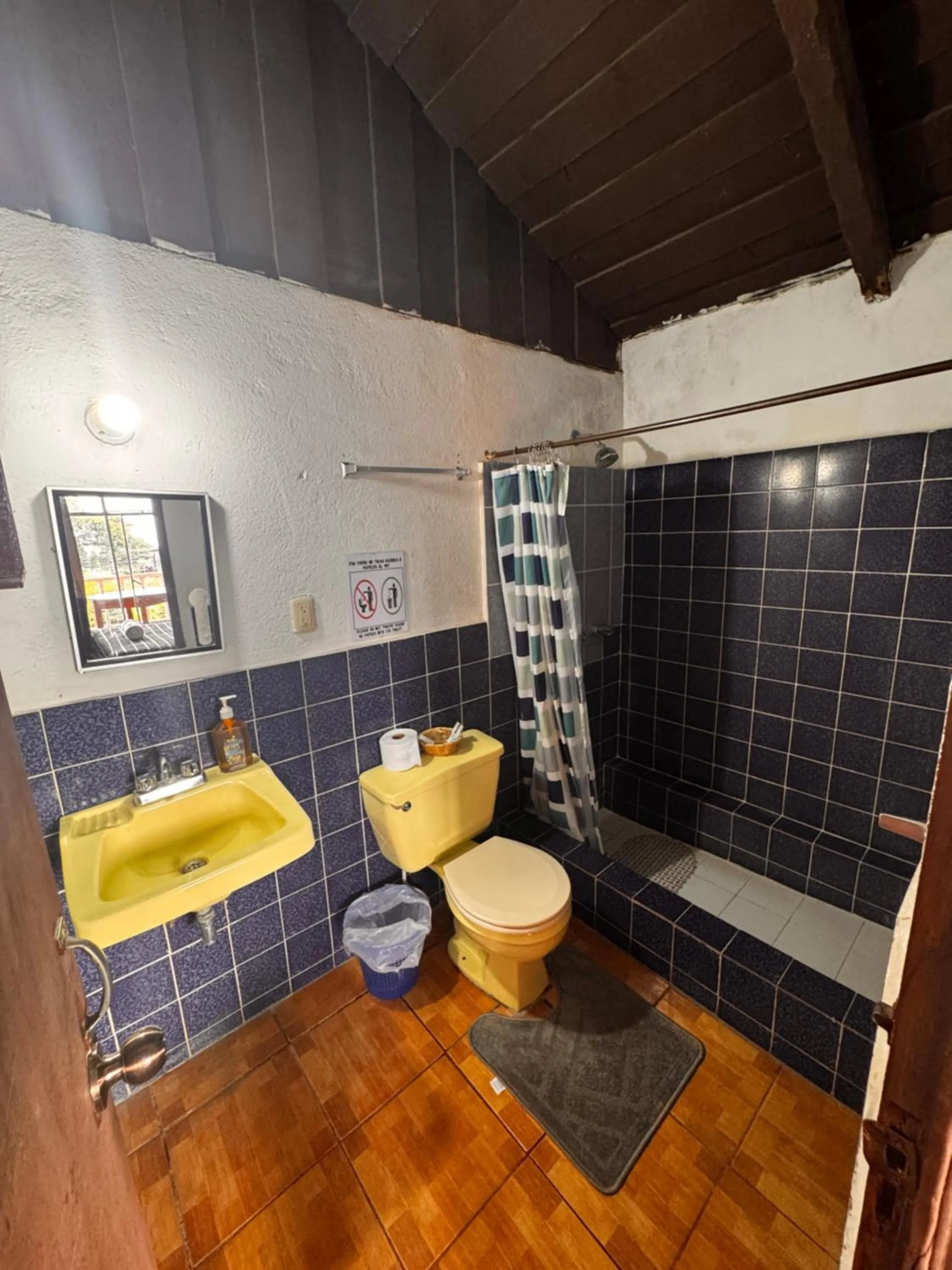 Toilet in Hotel Hanna Resort