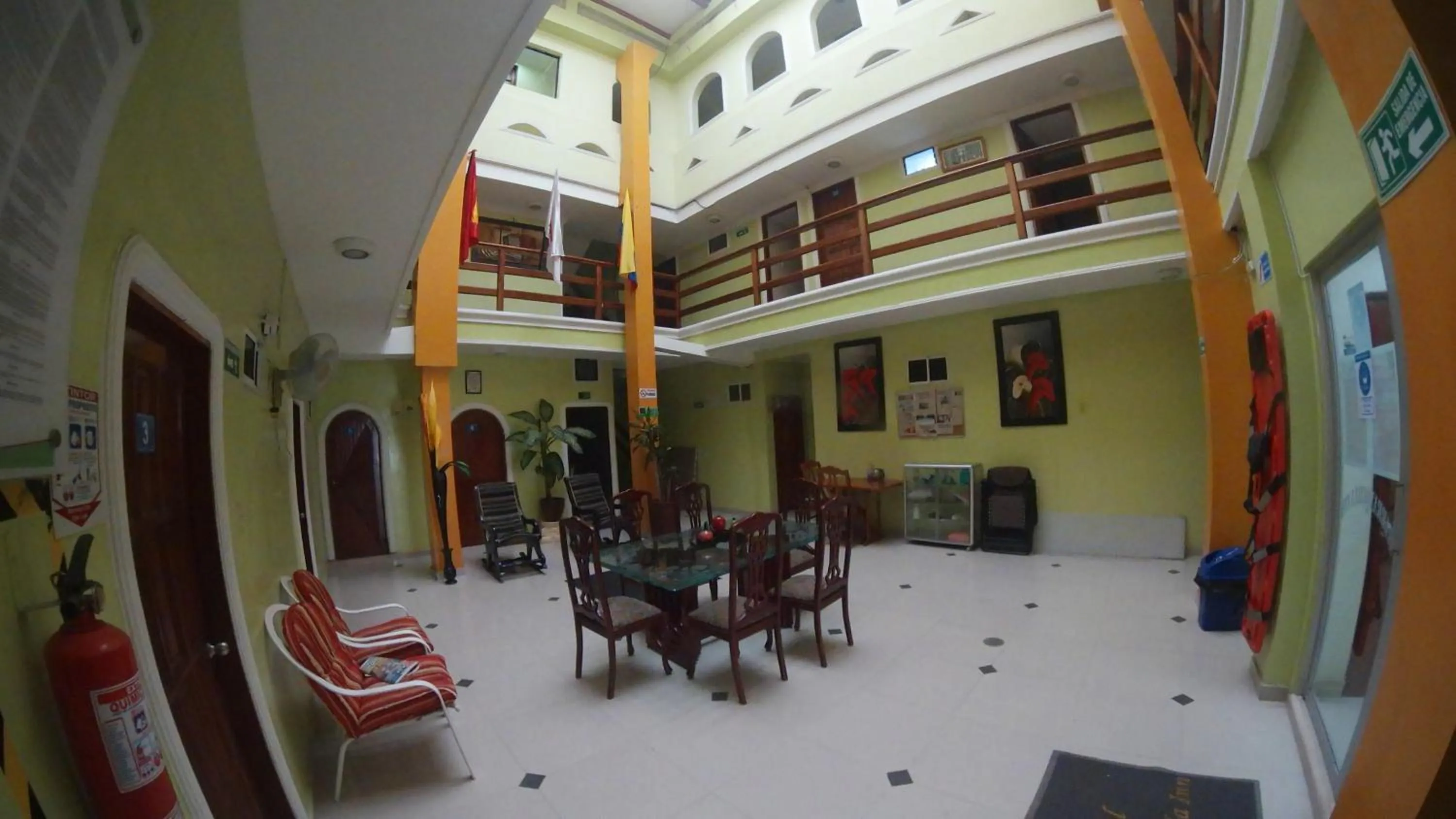 Patio in Hotel Barranquilla Inn