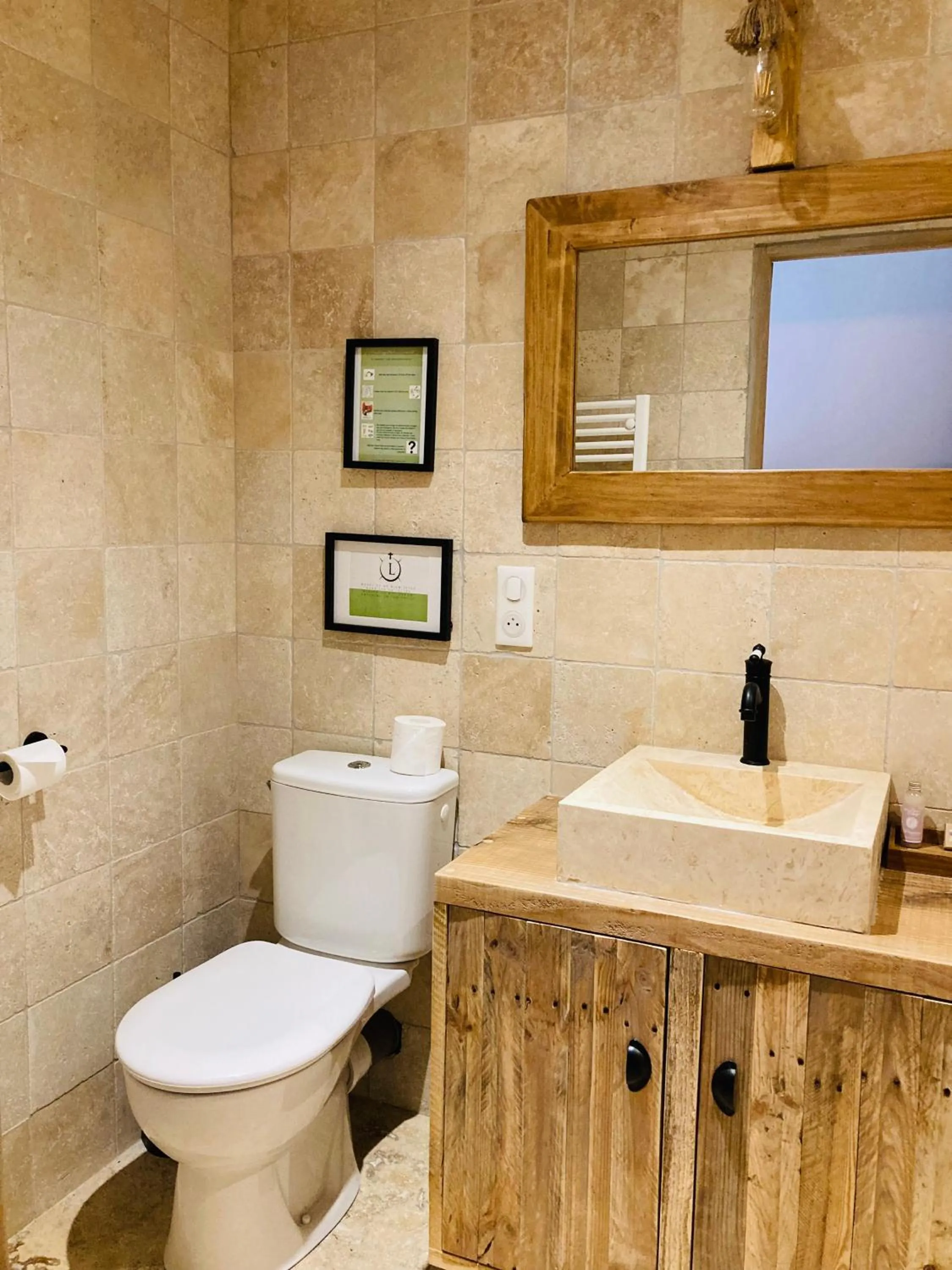 Bathroom in Manade des Baumelles