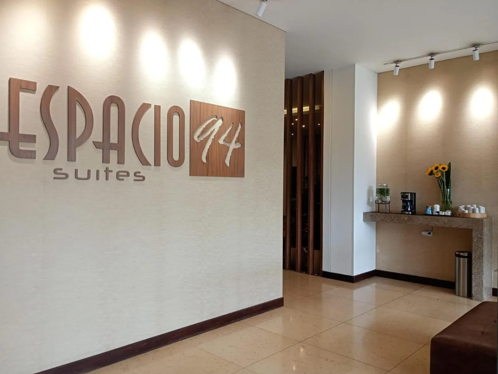 Lobby or reception in Hotel Espacio 94