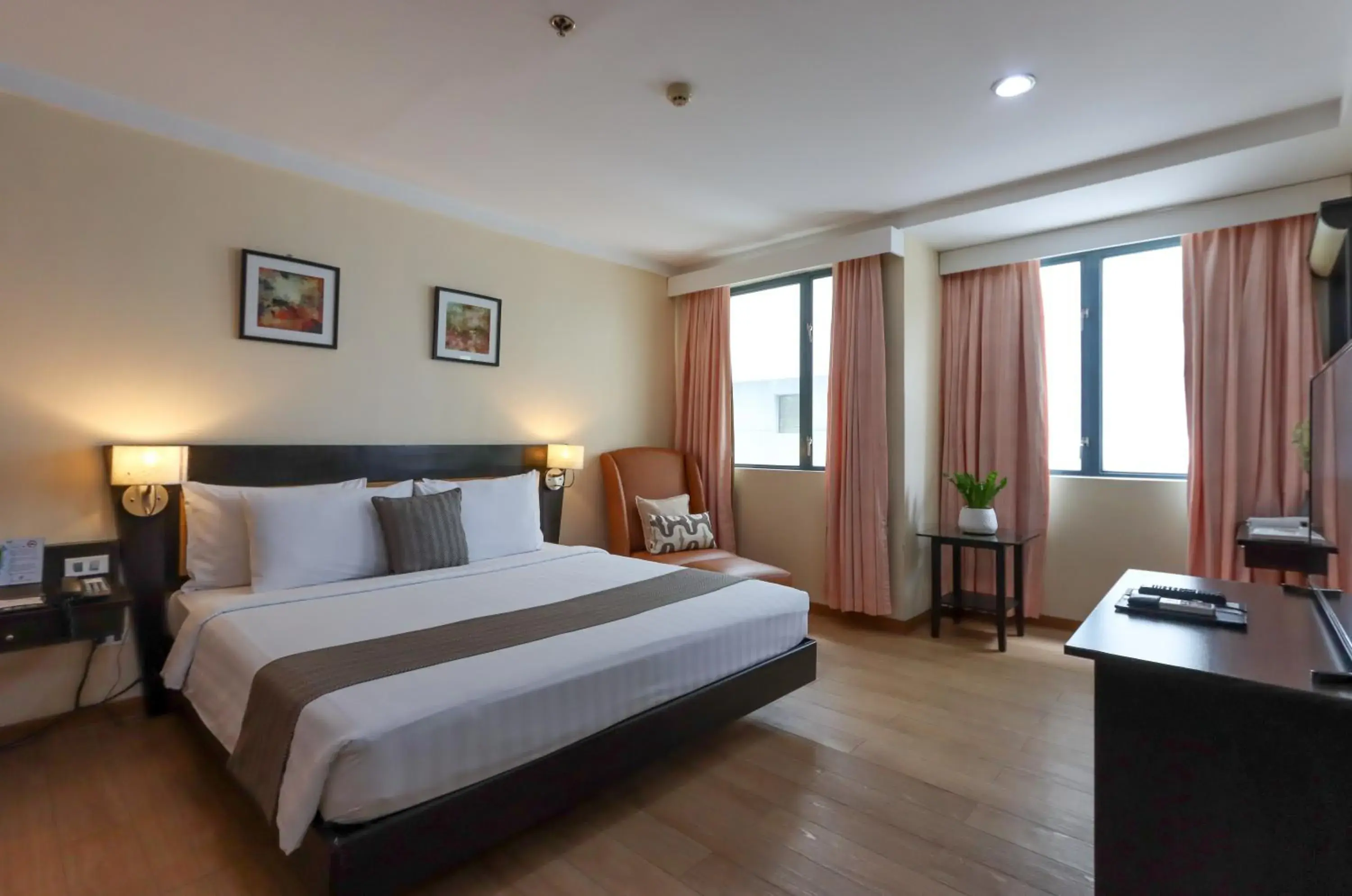 Deluxe Queen Room in Technopark Hotel Deluxe Queen Room in Technopark Hotel