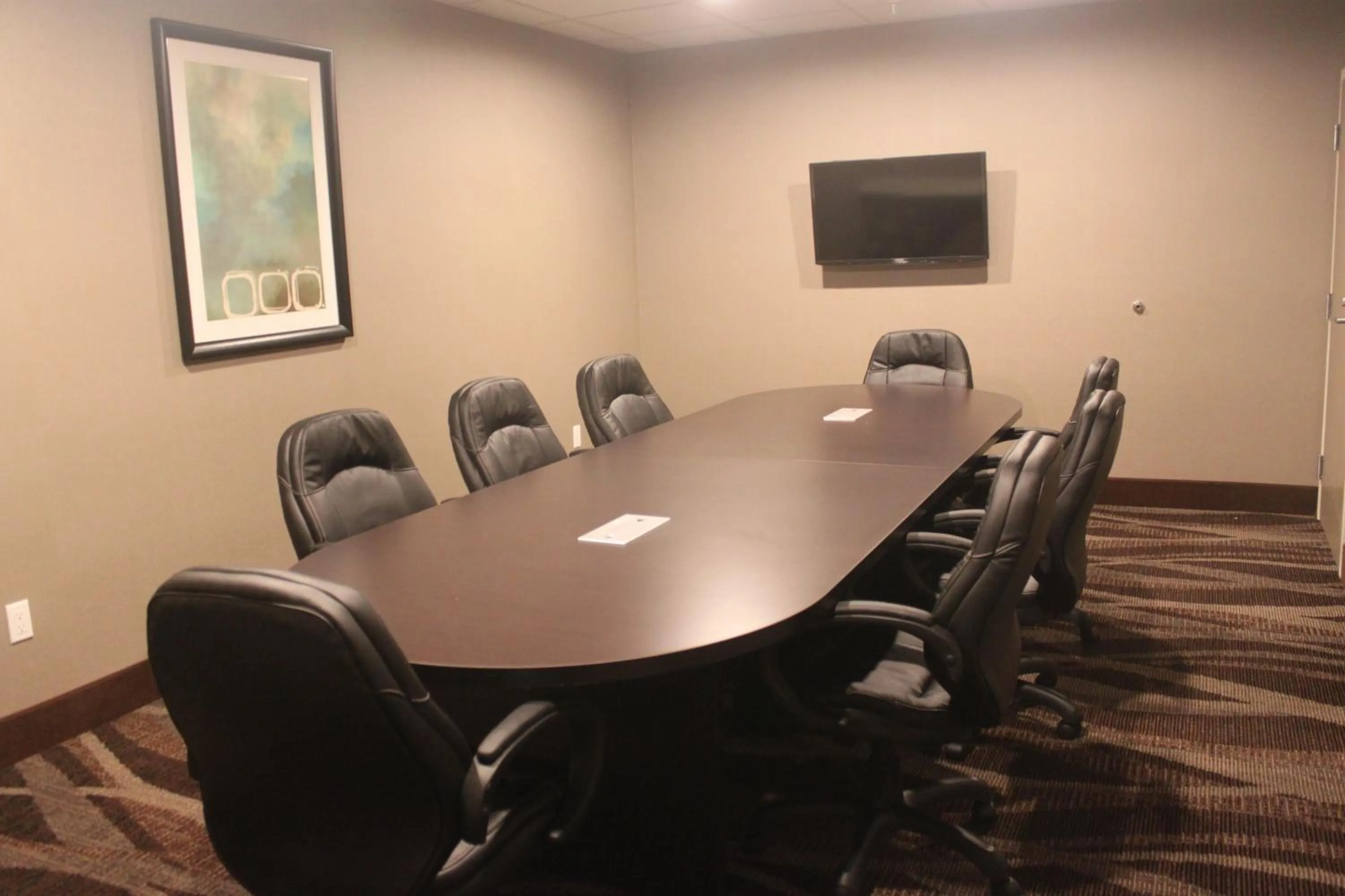 Meeting/conference room in Meridian Inn & Suites Lloydminster