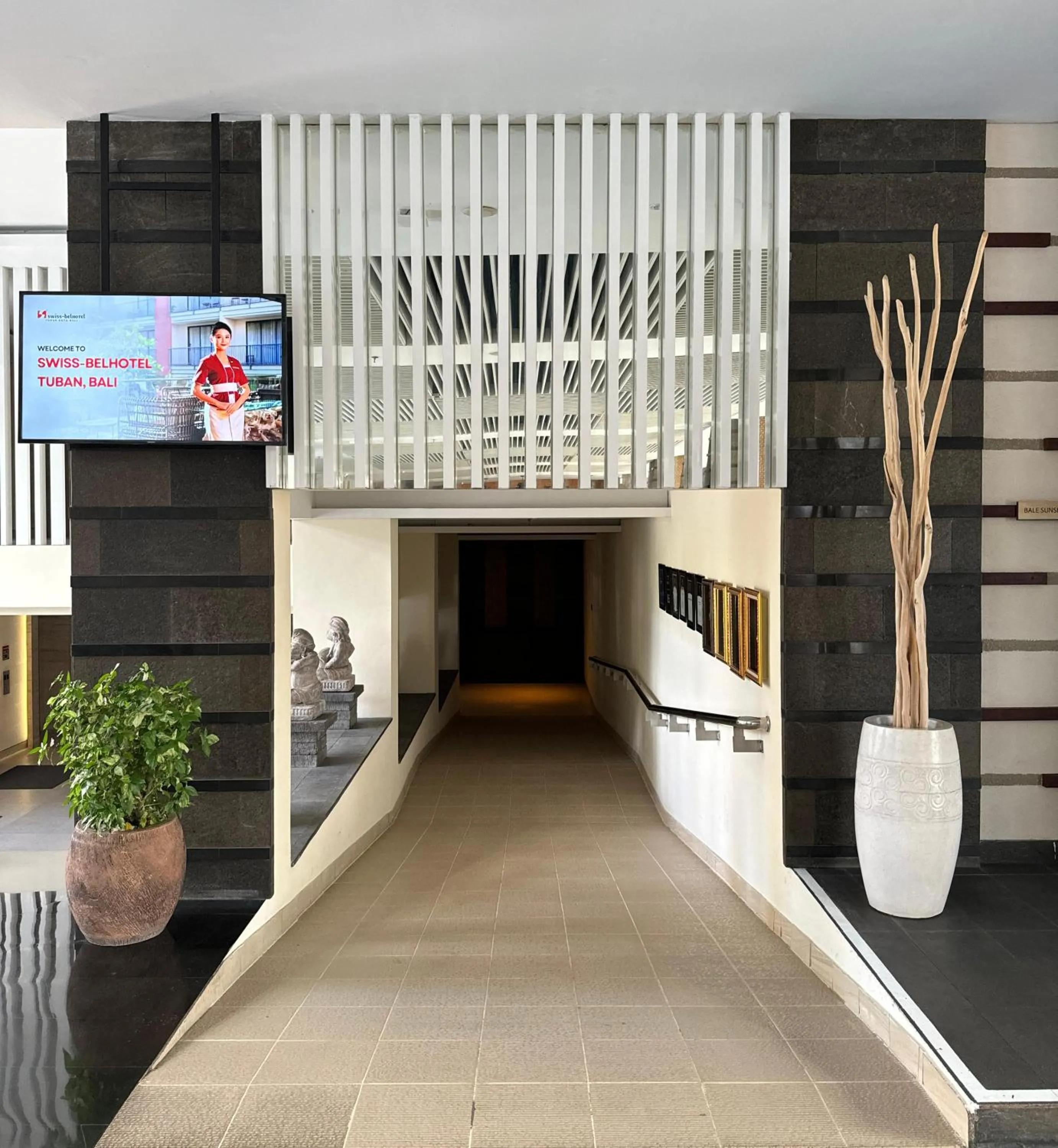 Facade/entrance in Swiss-Belhotel Tuban Bali