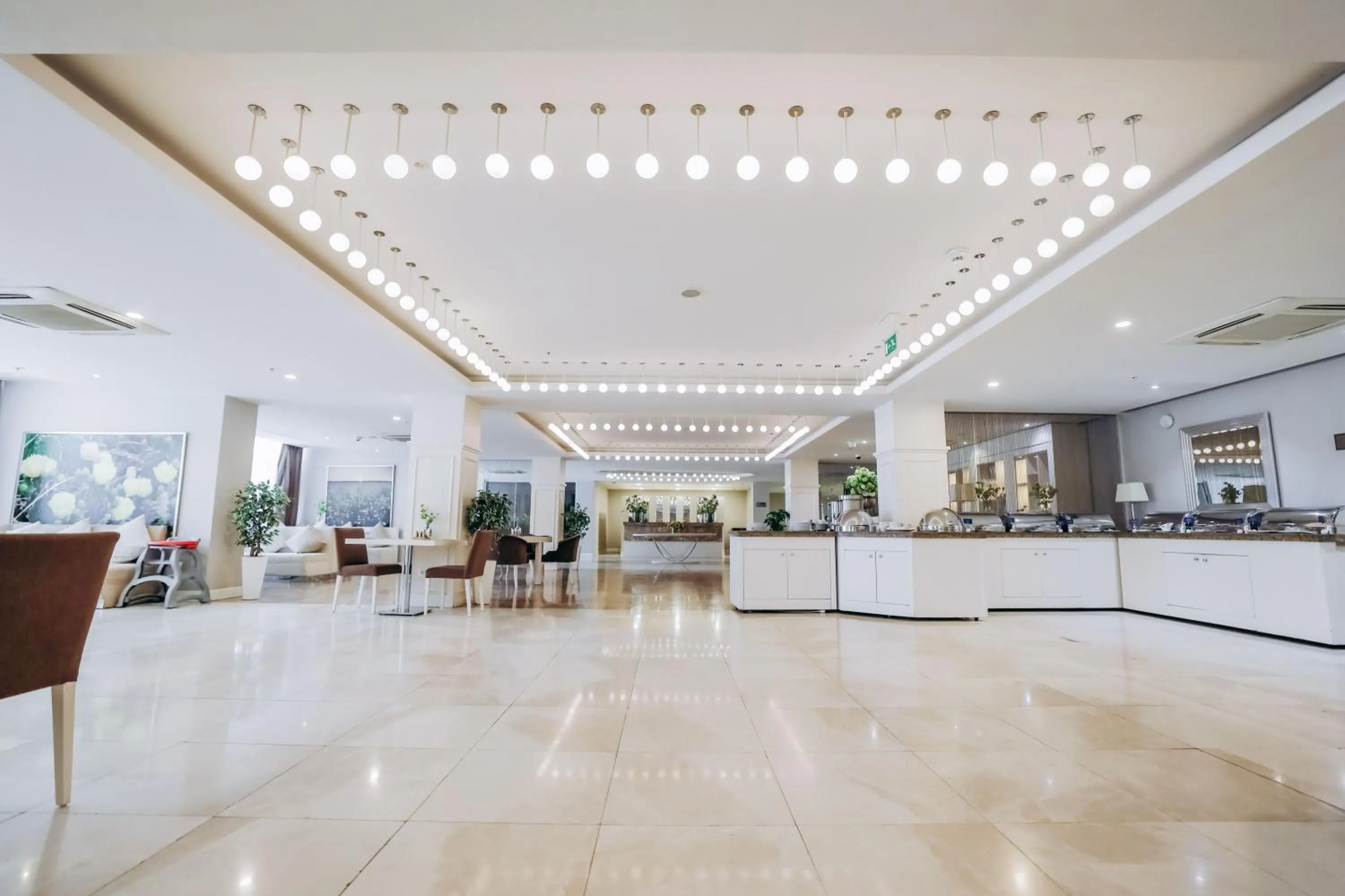 Restaurant/places to eat in Sahil Hotel Baku