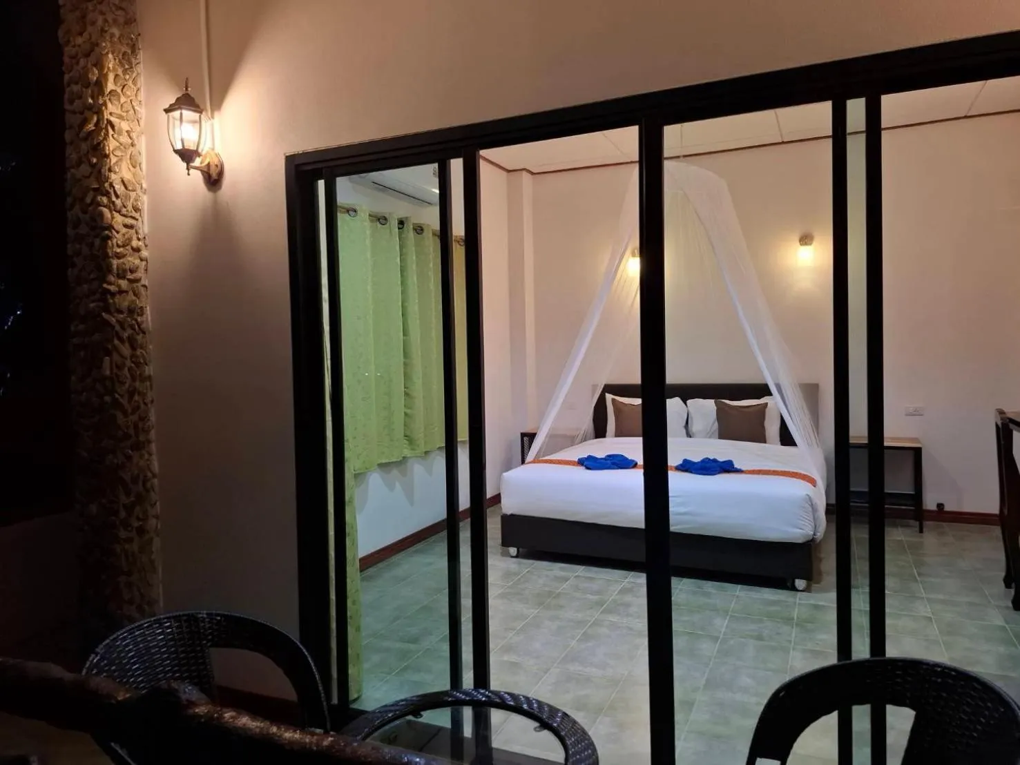 Bed in Tree Tops River Huts