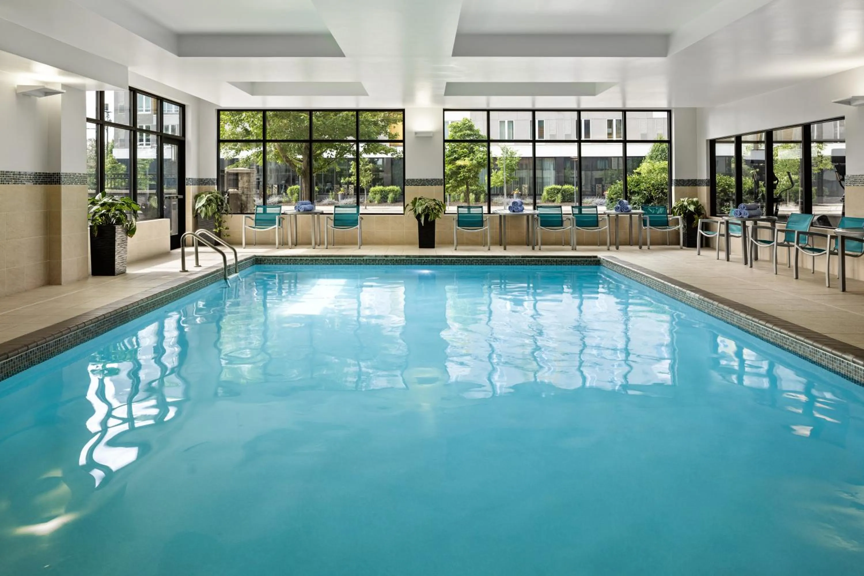 Swimming pool in TownePlace Suites by Marriott Minneapolis near Mall of America