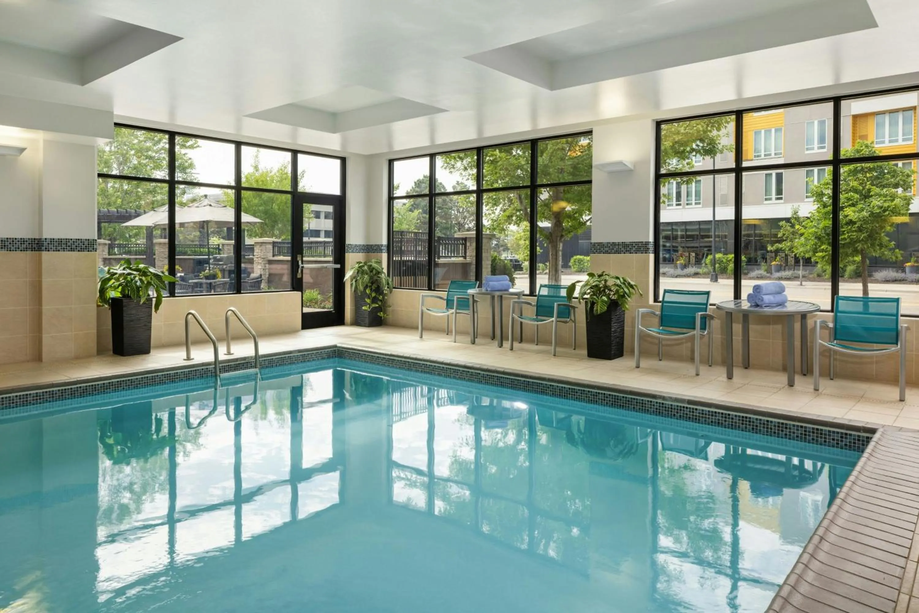 Swimming pool in TownePlace Suites by Marriott Minneapolis near Mall of America