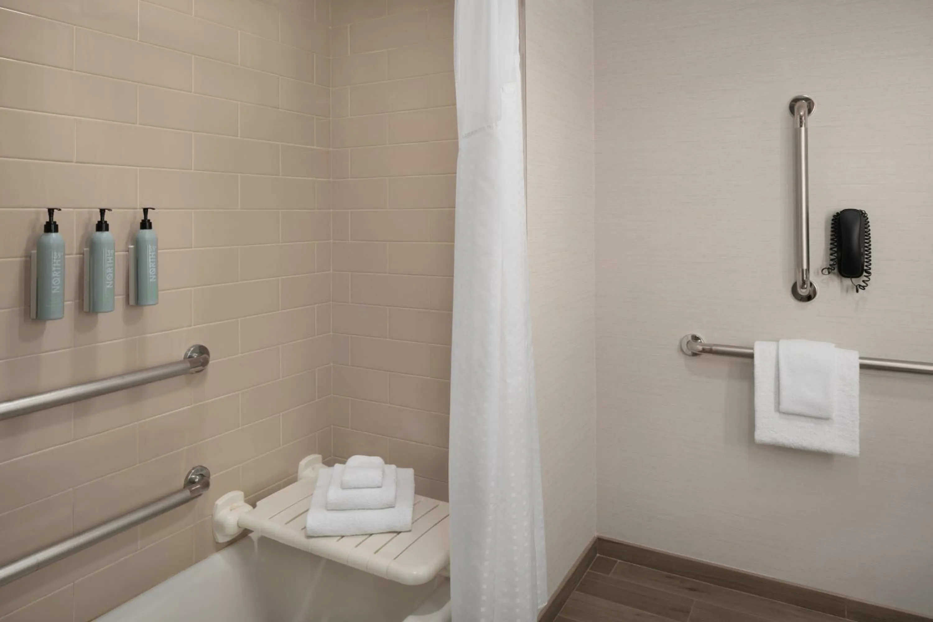 Photo of the whole room in Courtyard by Marriott San Diego Gaslamp/Convention Center