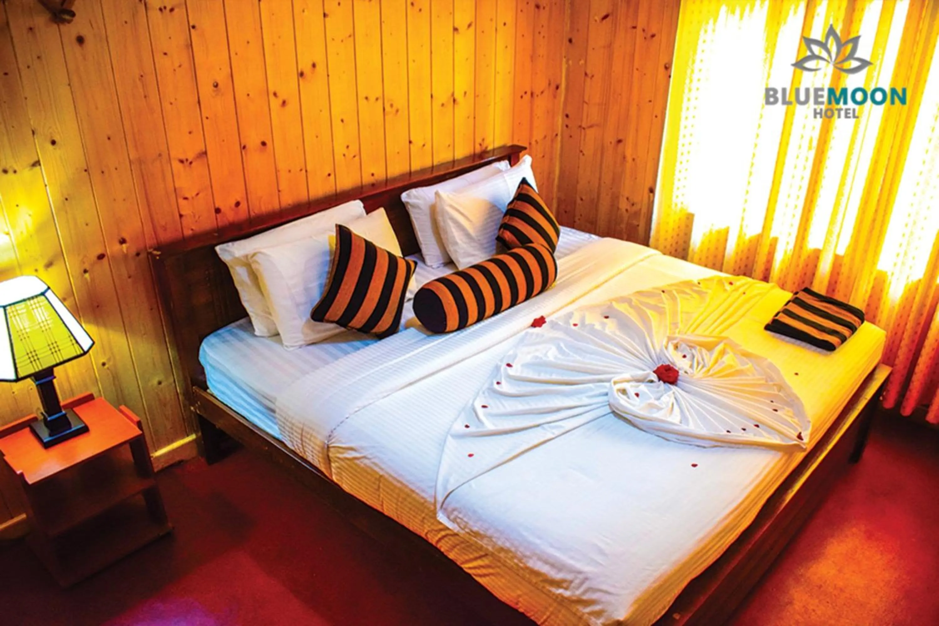 Decorative detail, Bed in Blue Moon Hotel