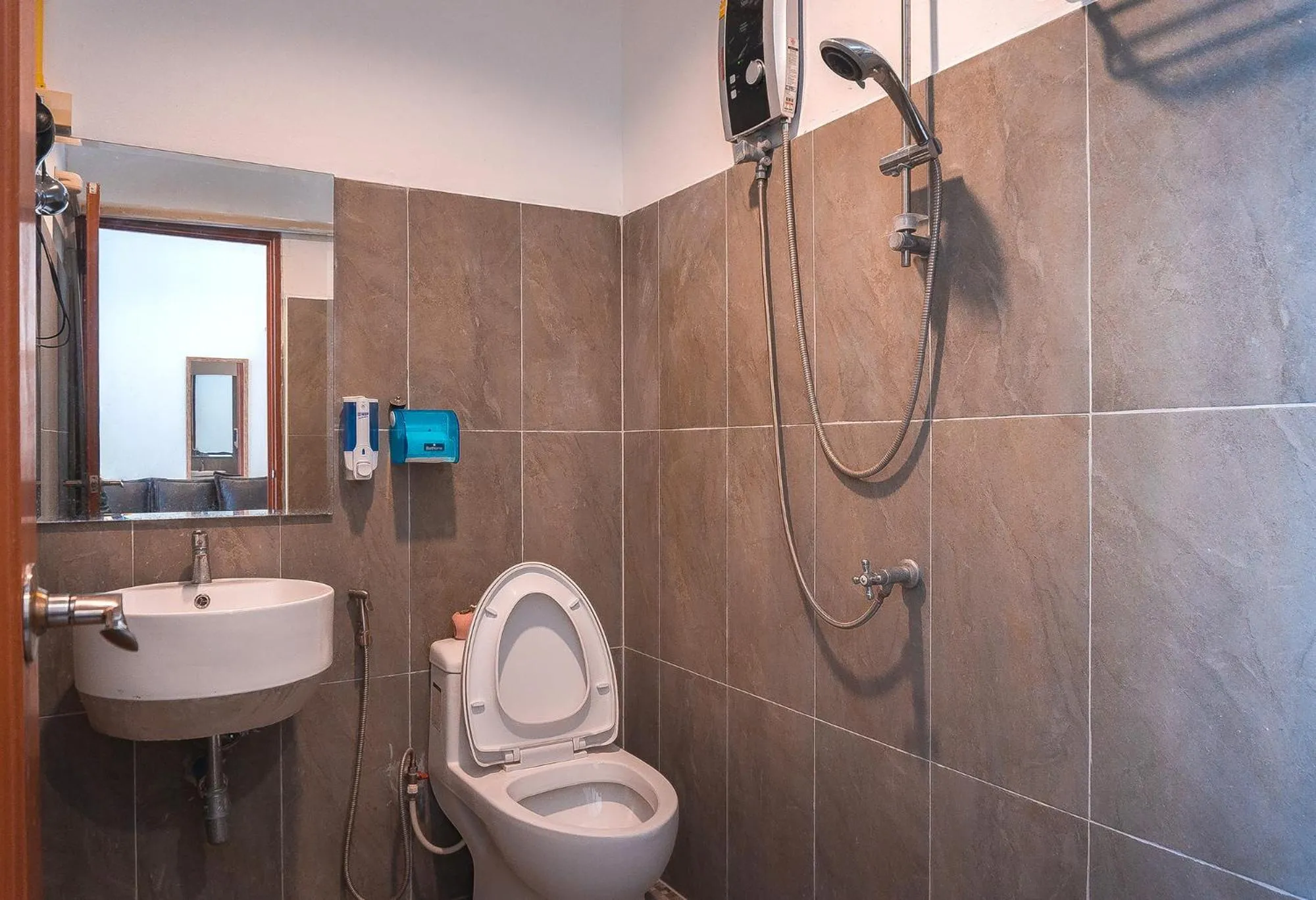 Shower in Pink Easy Homes Koh Phangan