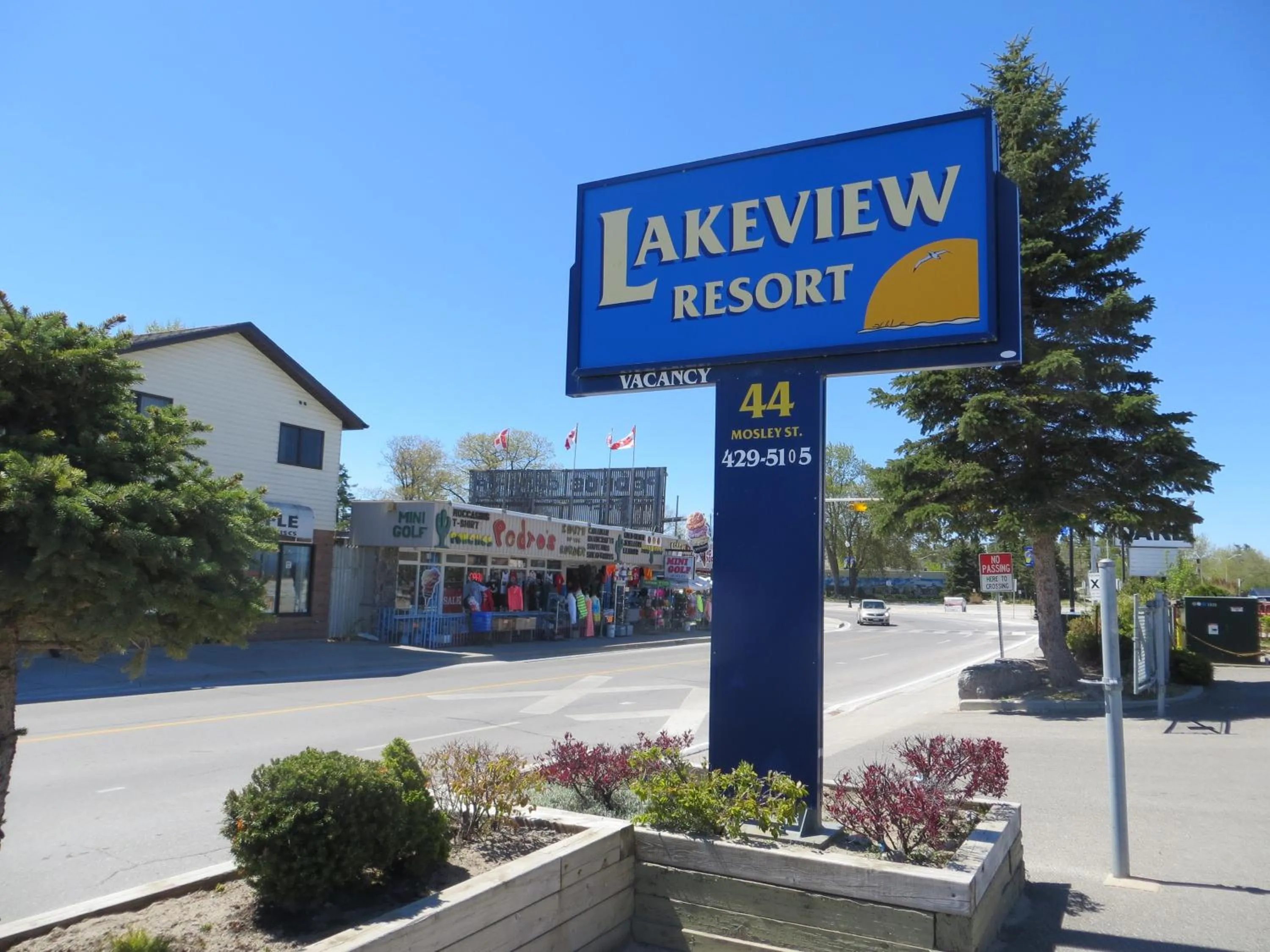 Day in Lakeview Resort Motel