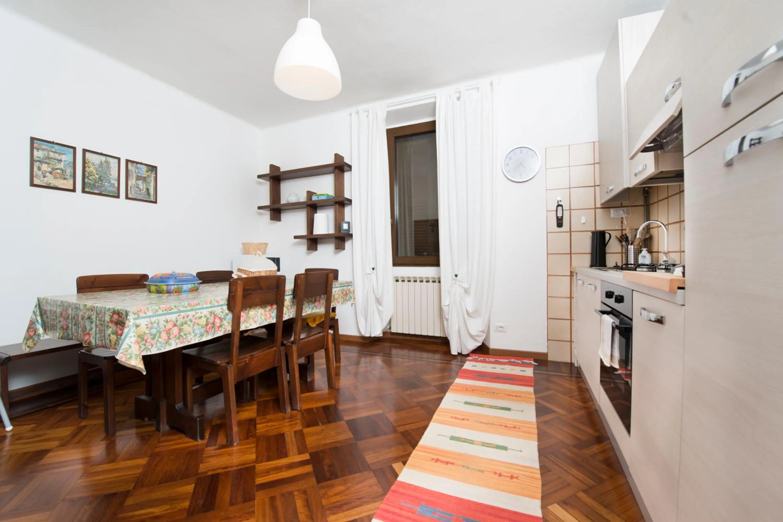 Kitchen or kitchenette in Villa Pinetina B&B