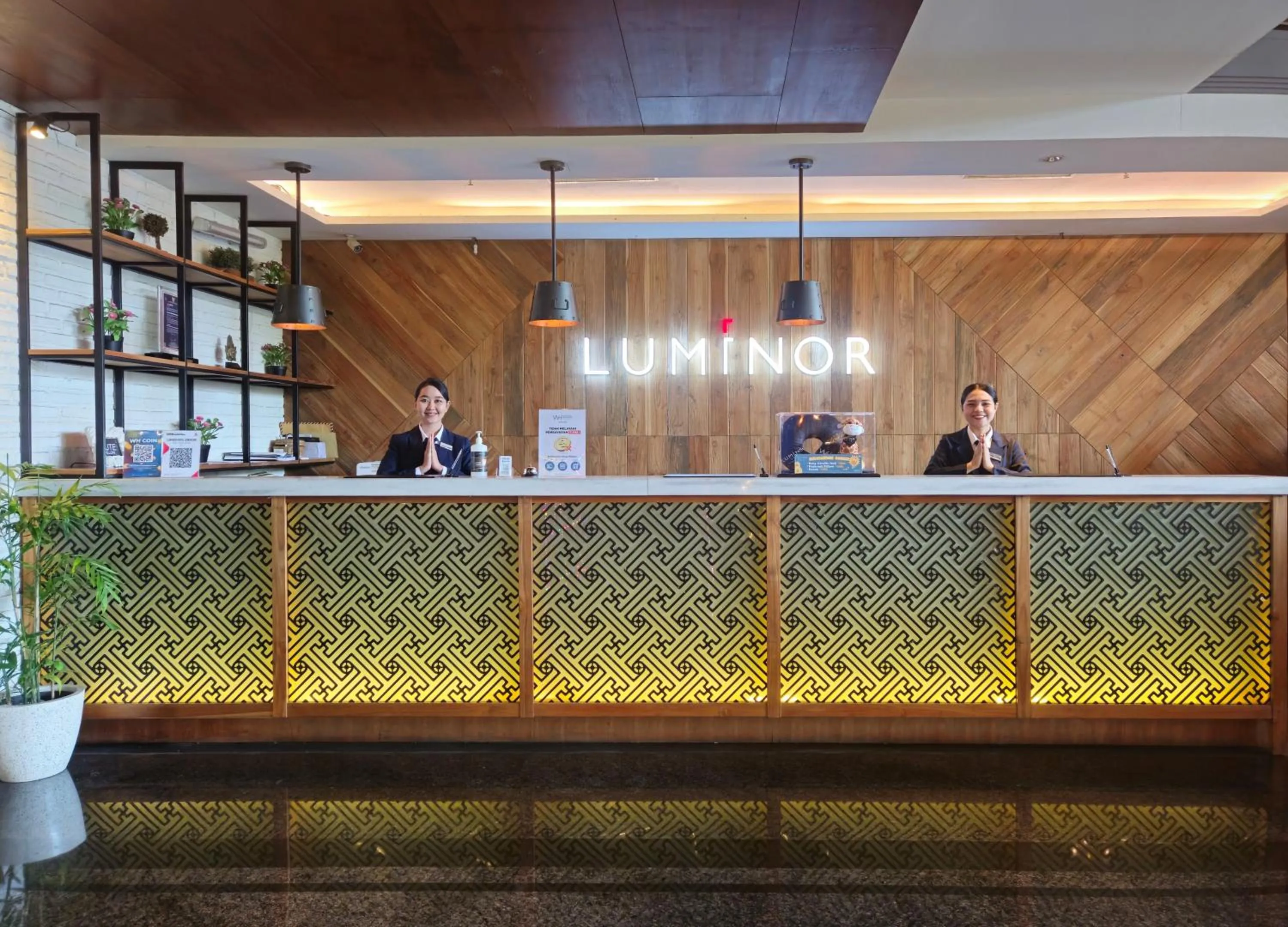 Lobby or reception in Luminor Hotel Jemursari By WH with The Best Breakfast in Town and Located Near Surabaya Industrial Estate Rungkut SIER