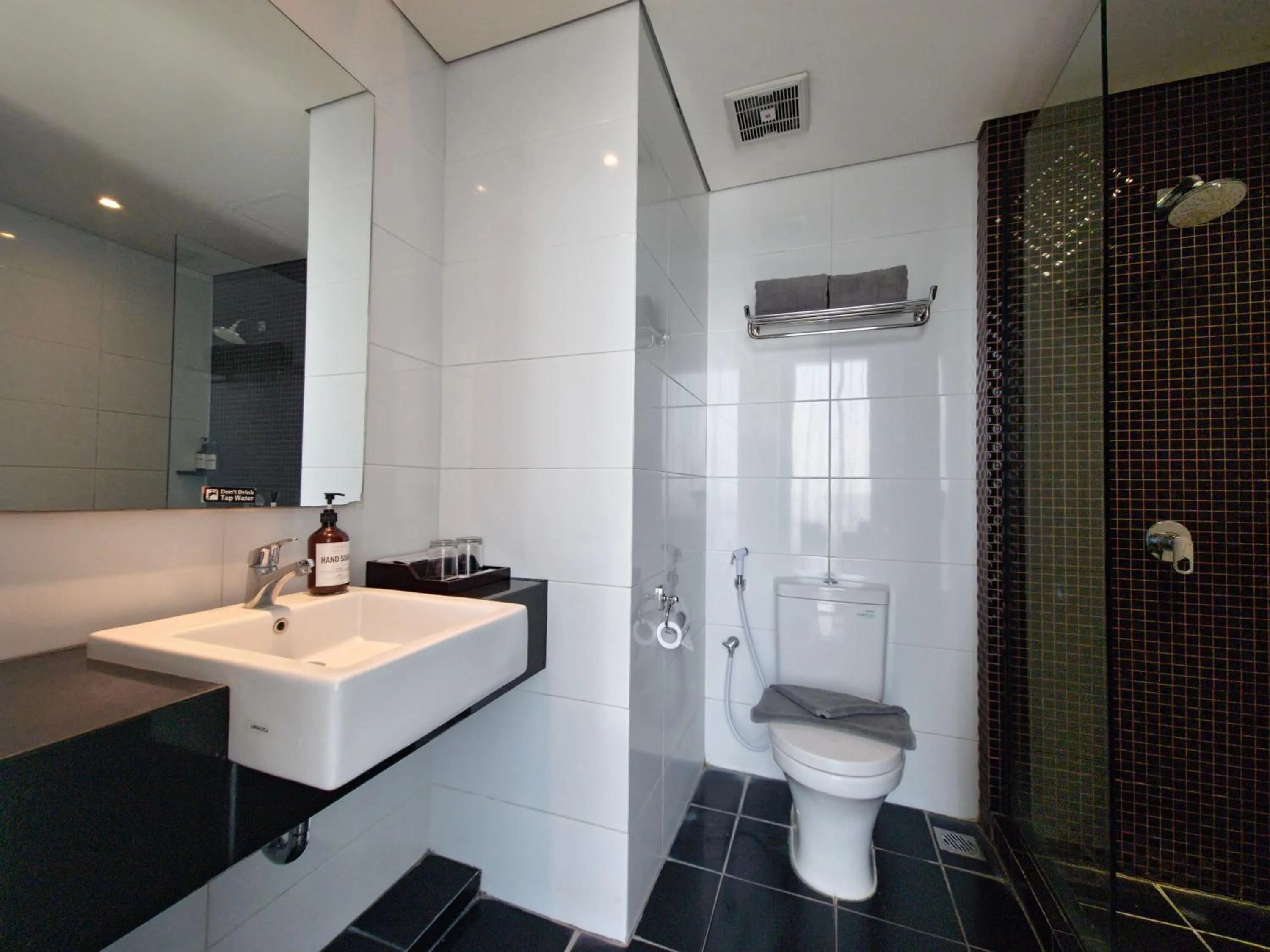 Luminor Hotel Jemursari By WH with The Best Breakfast in Town and Located Near Surabaya Industrial Estate Rungkut SIER