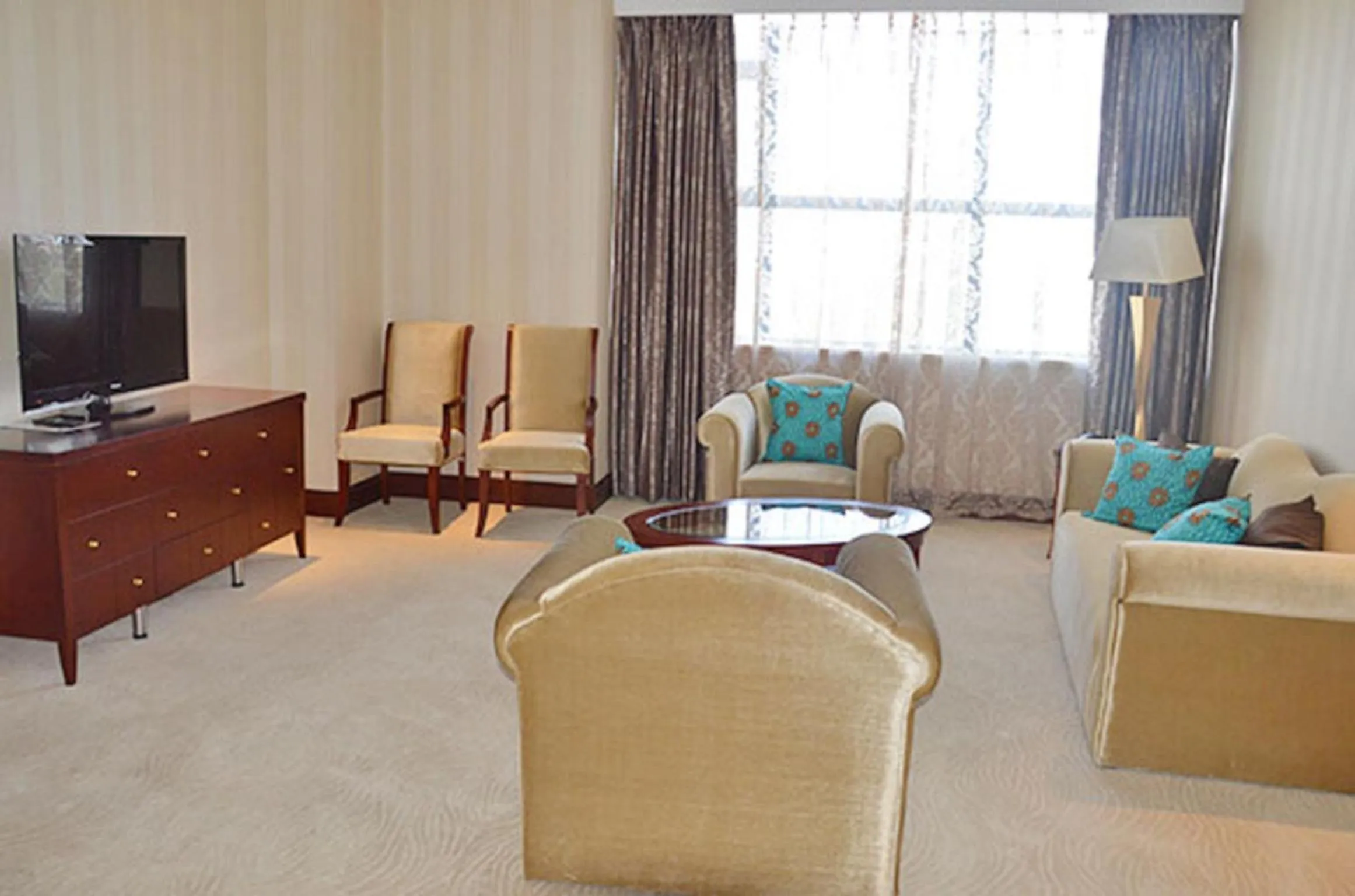 Day in President Hotel at Umodzi Park