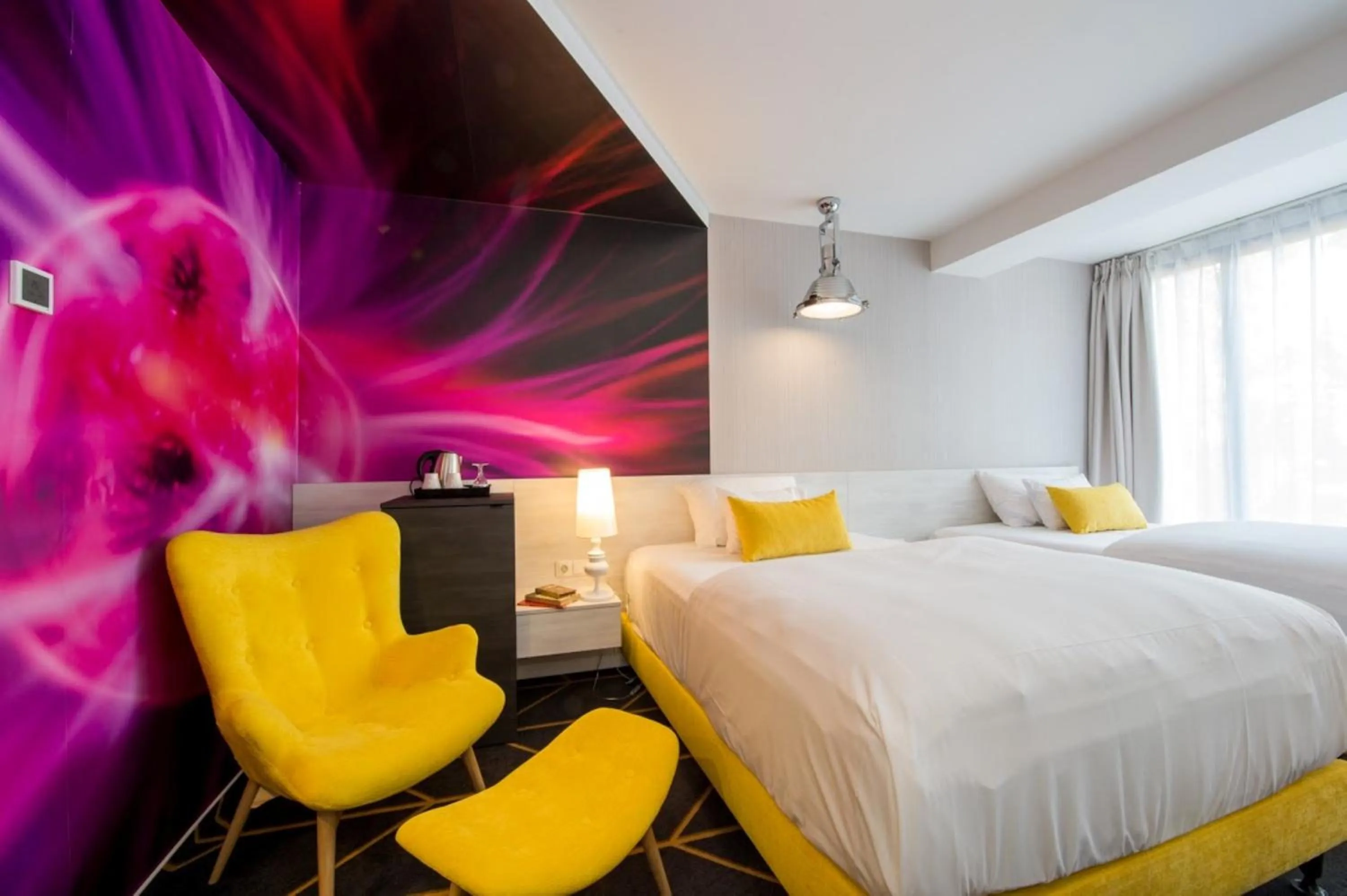 Day, Bed in Science Hotel