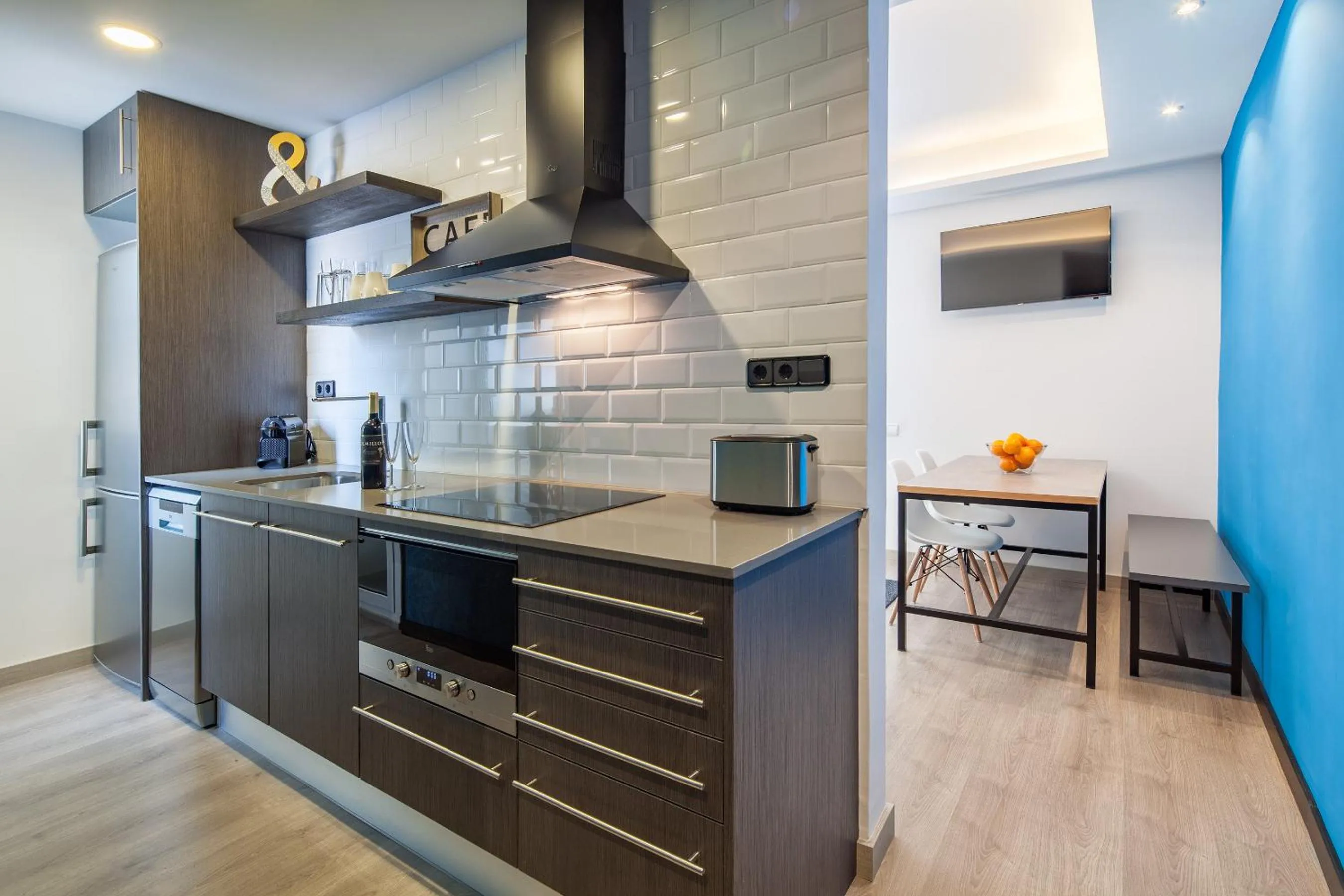 Kitchen or kitchenette in Habitat Apartments Cool Jazz