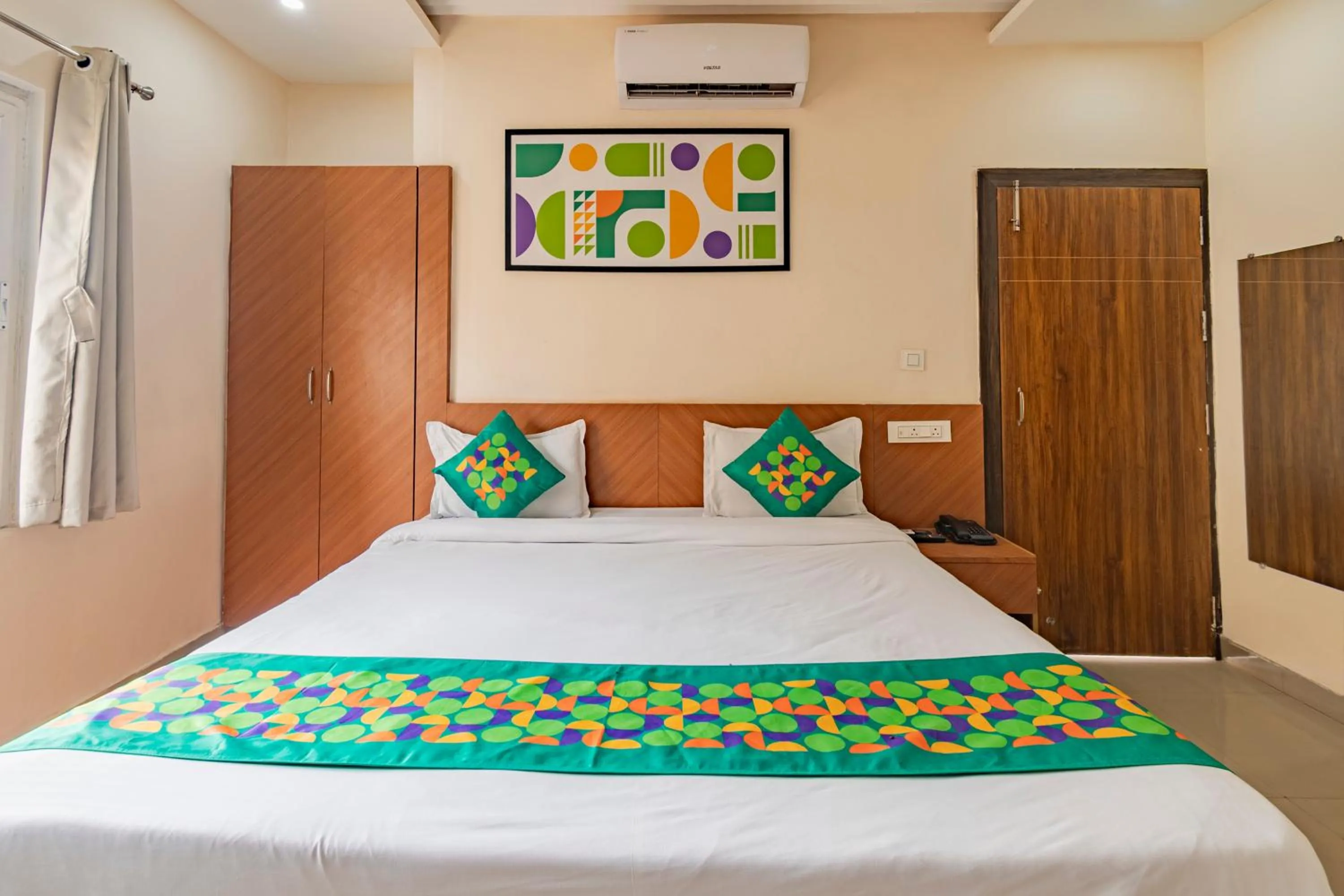 Bedroom, Bed in Treebo Raj Palace