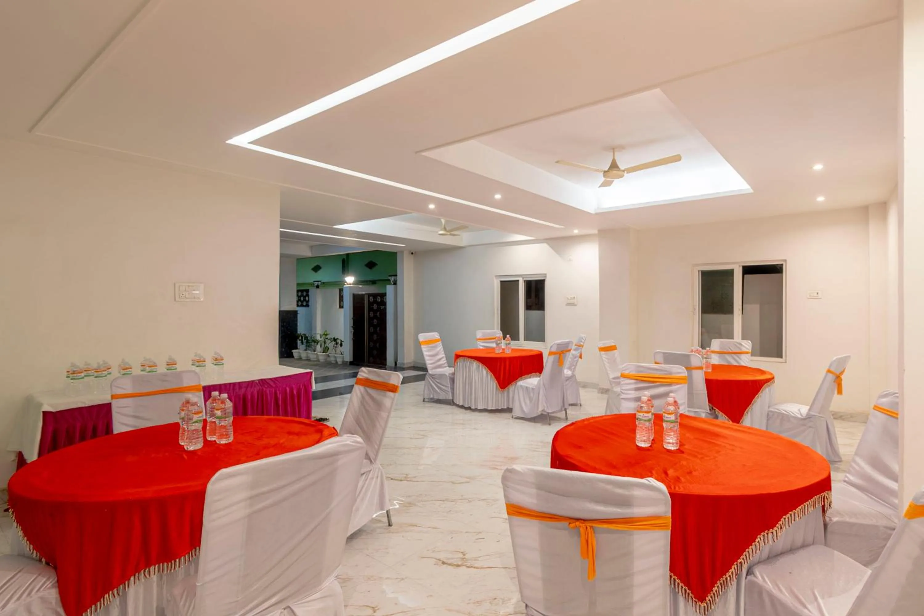 Restaurant/places to eat in Treebo Raj Palace