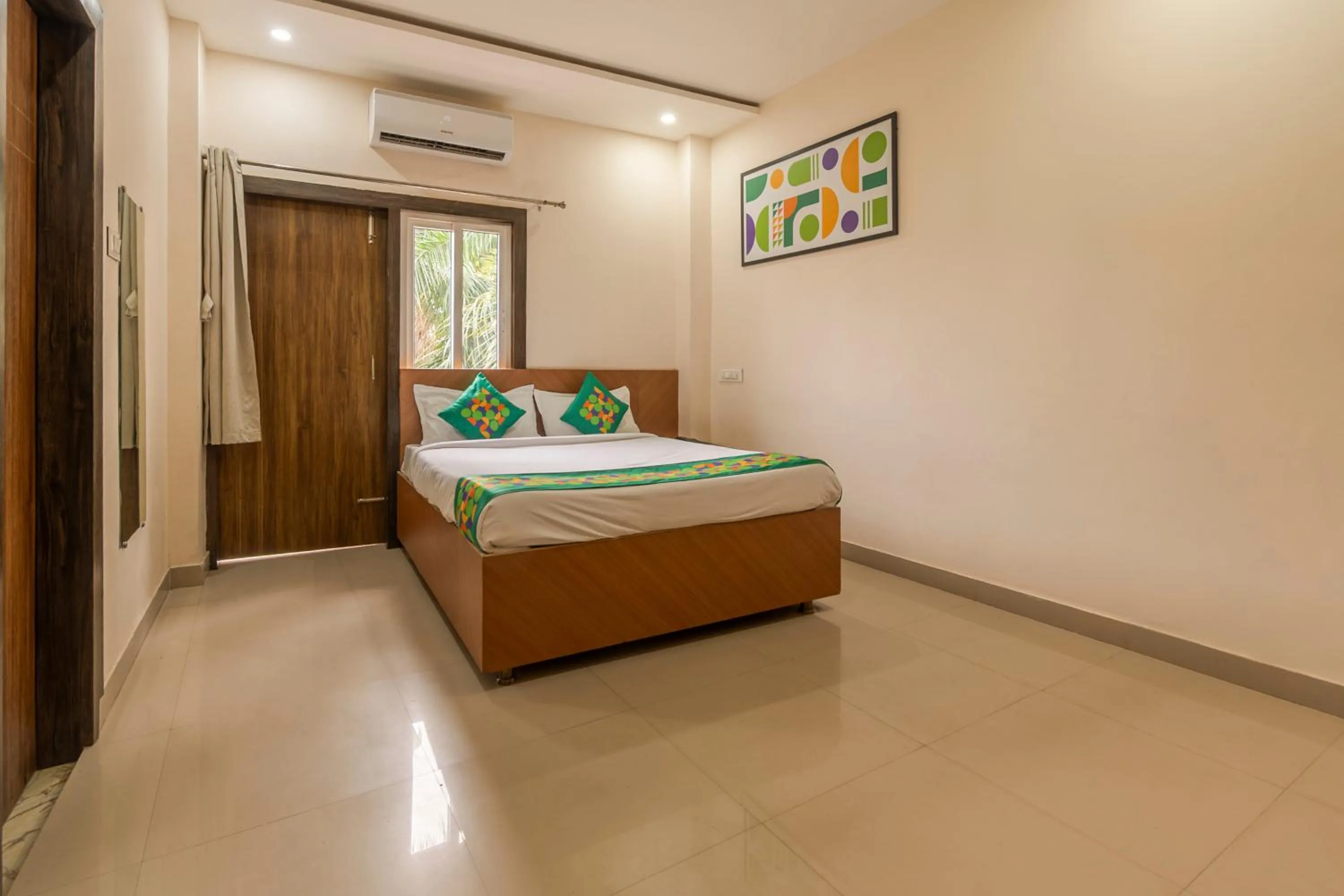 Bedroom, Bed in Treebo Raj Palace